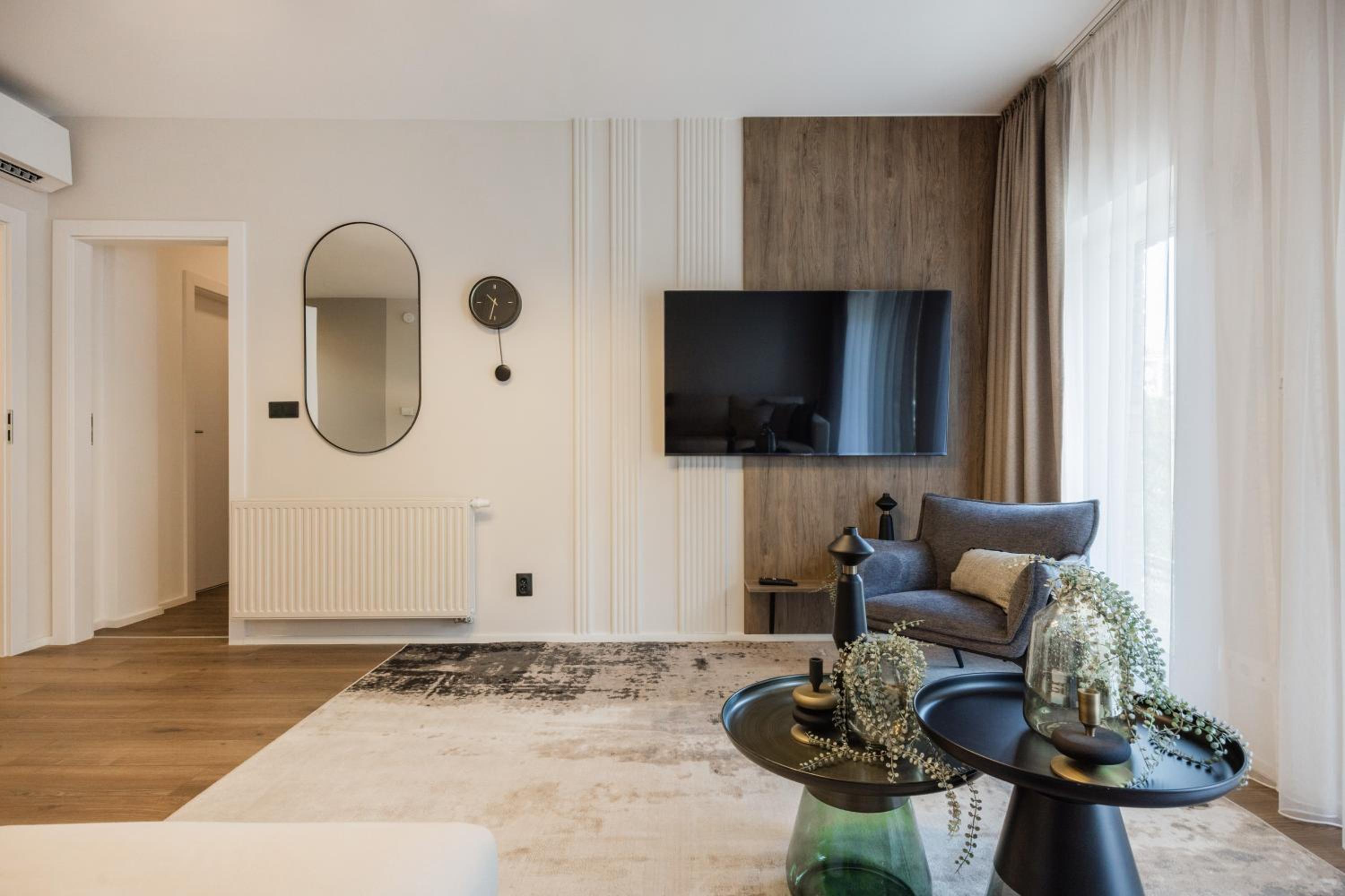 Sleek Premium Apartment with Parking view 5