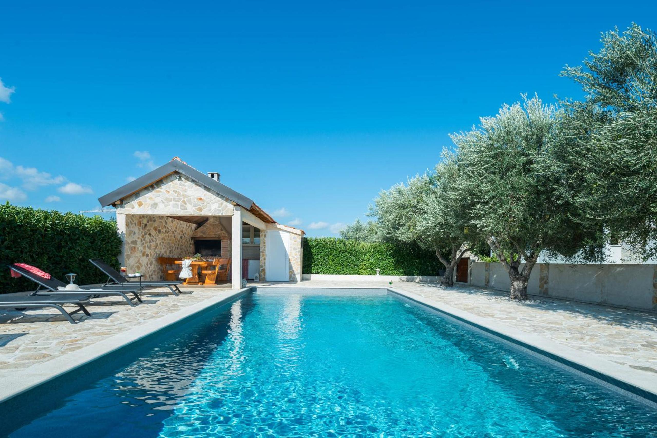 Holiday home Antonia with pool view 5
