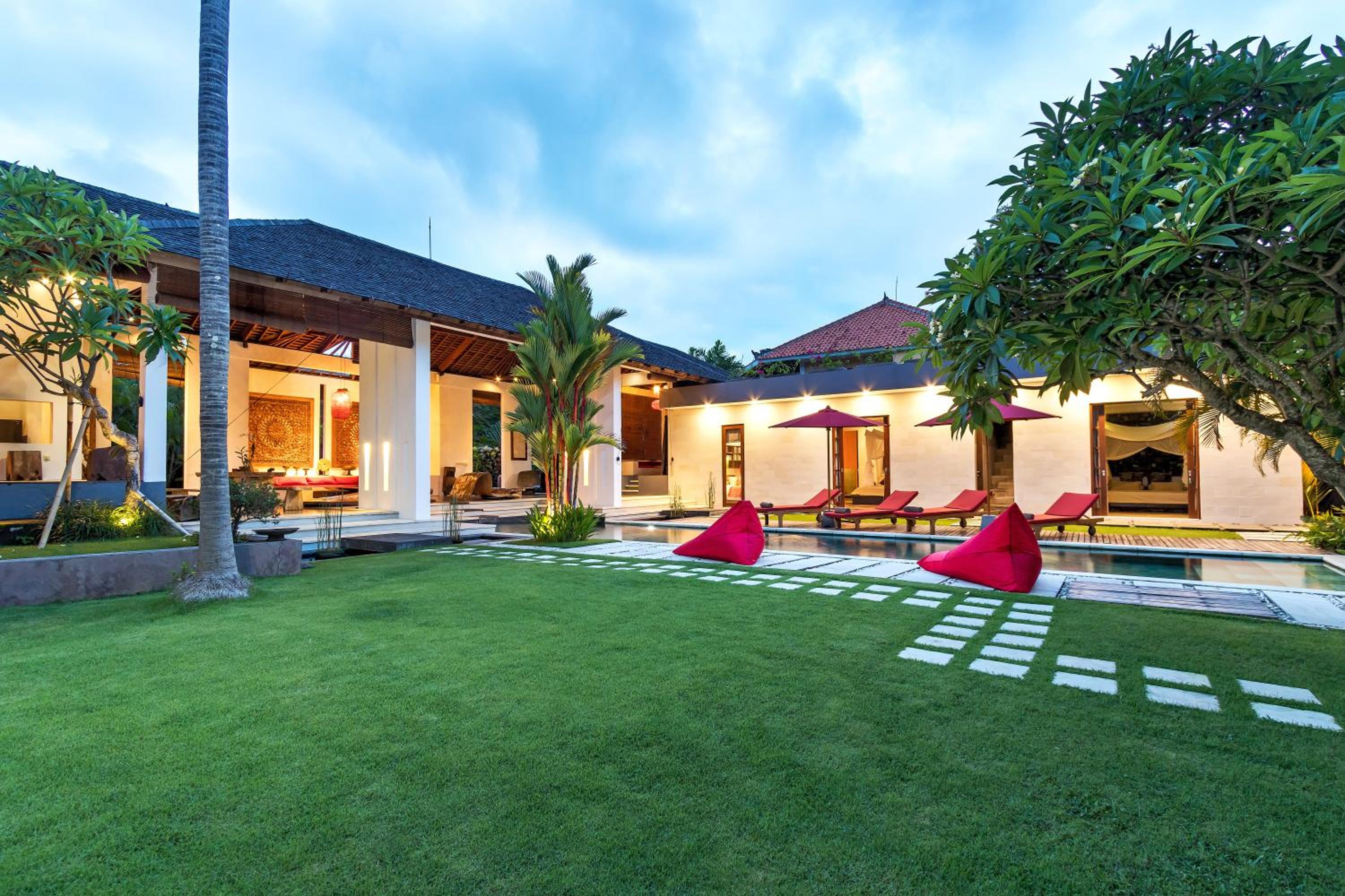 Alarte Estate by Villa Finder