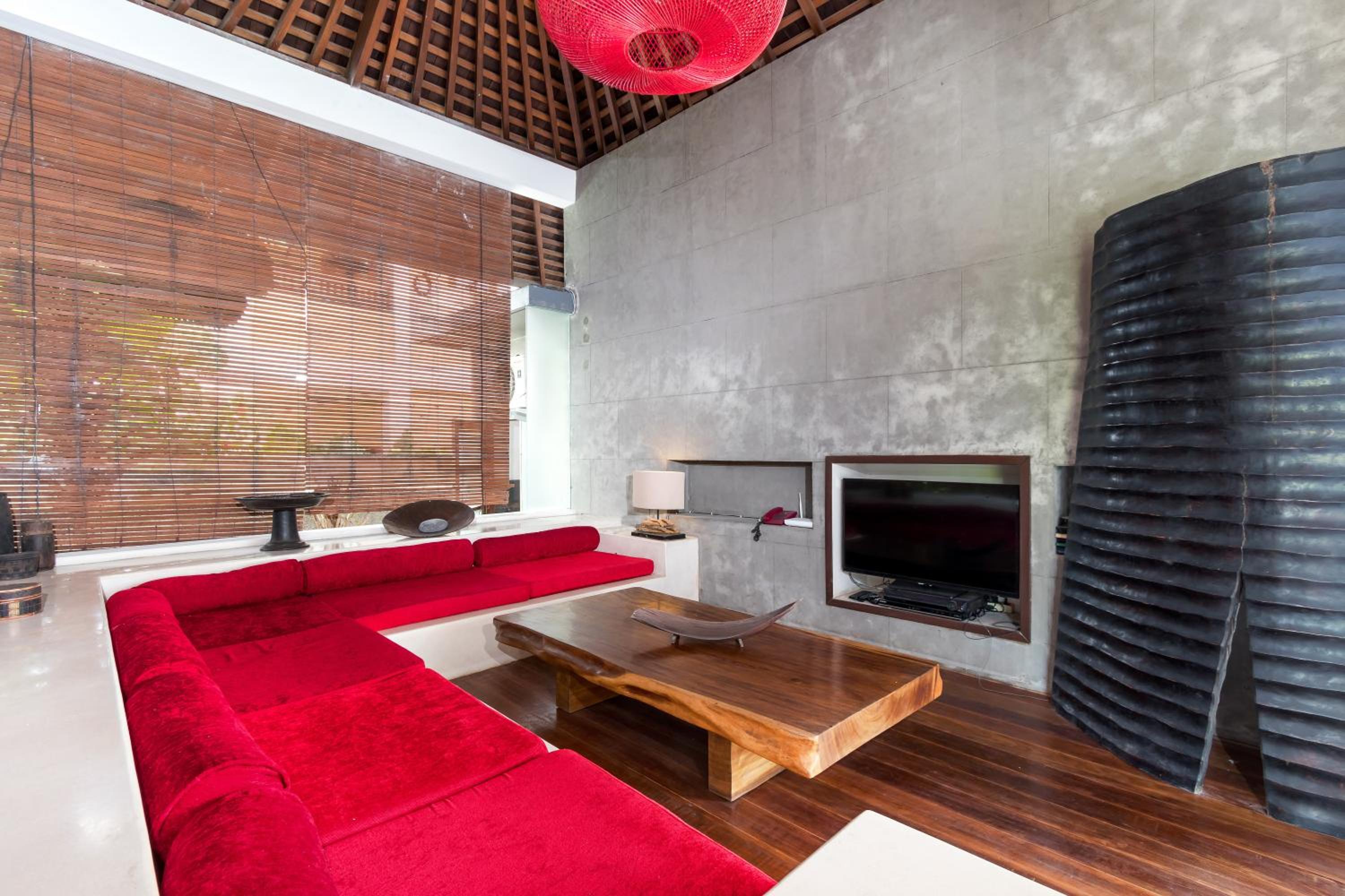 Alarte Estate by Villa Finder