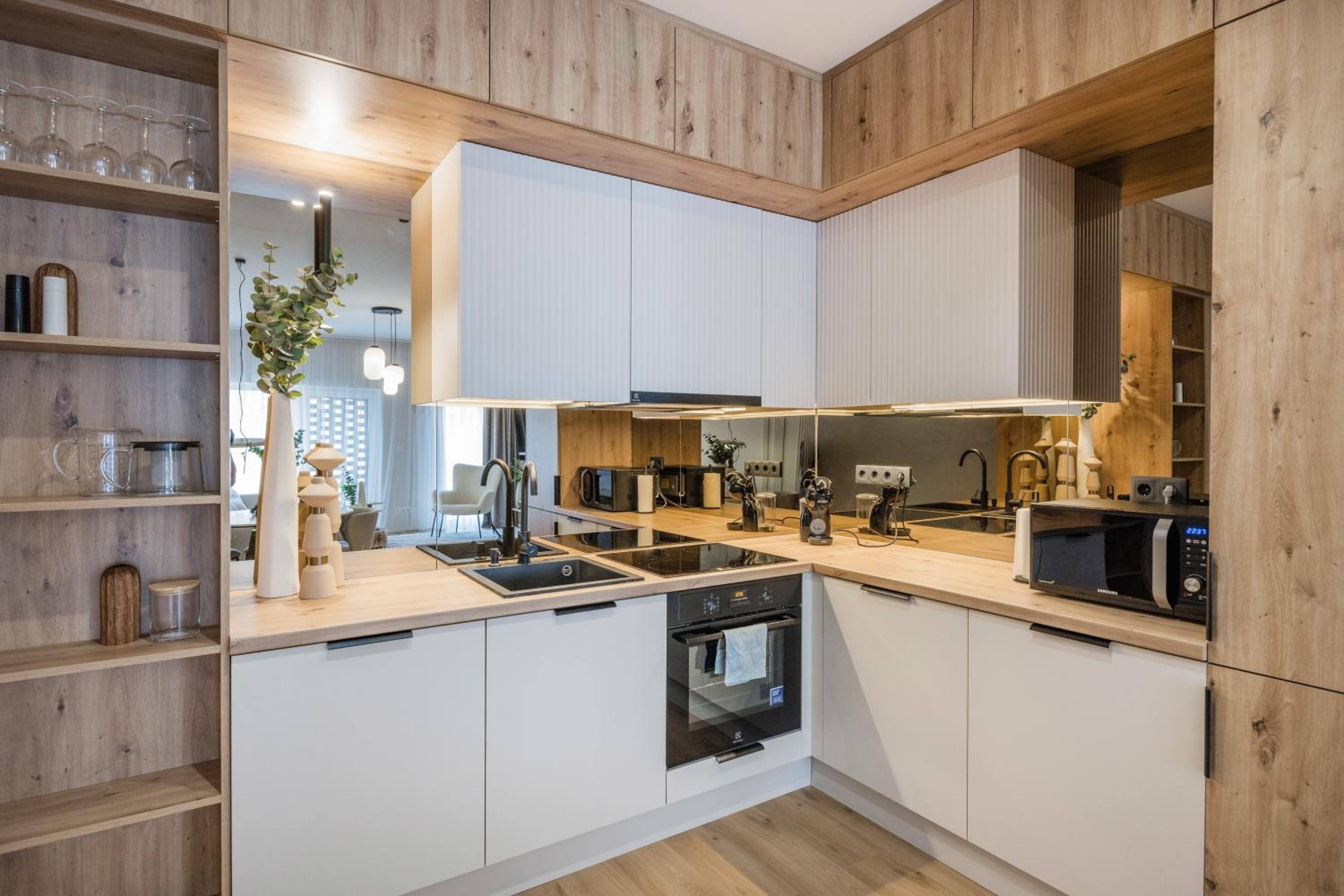 Elegant Premium Apartment with Parking view 2