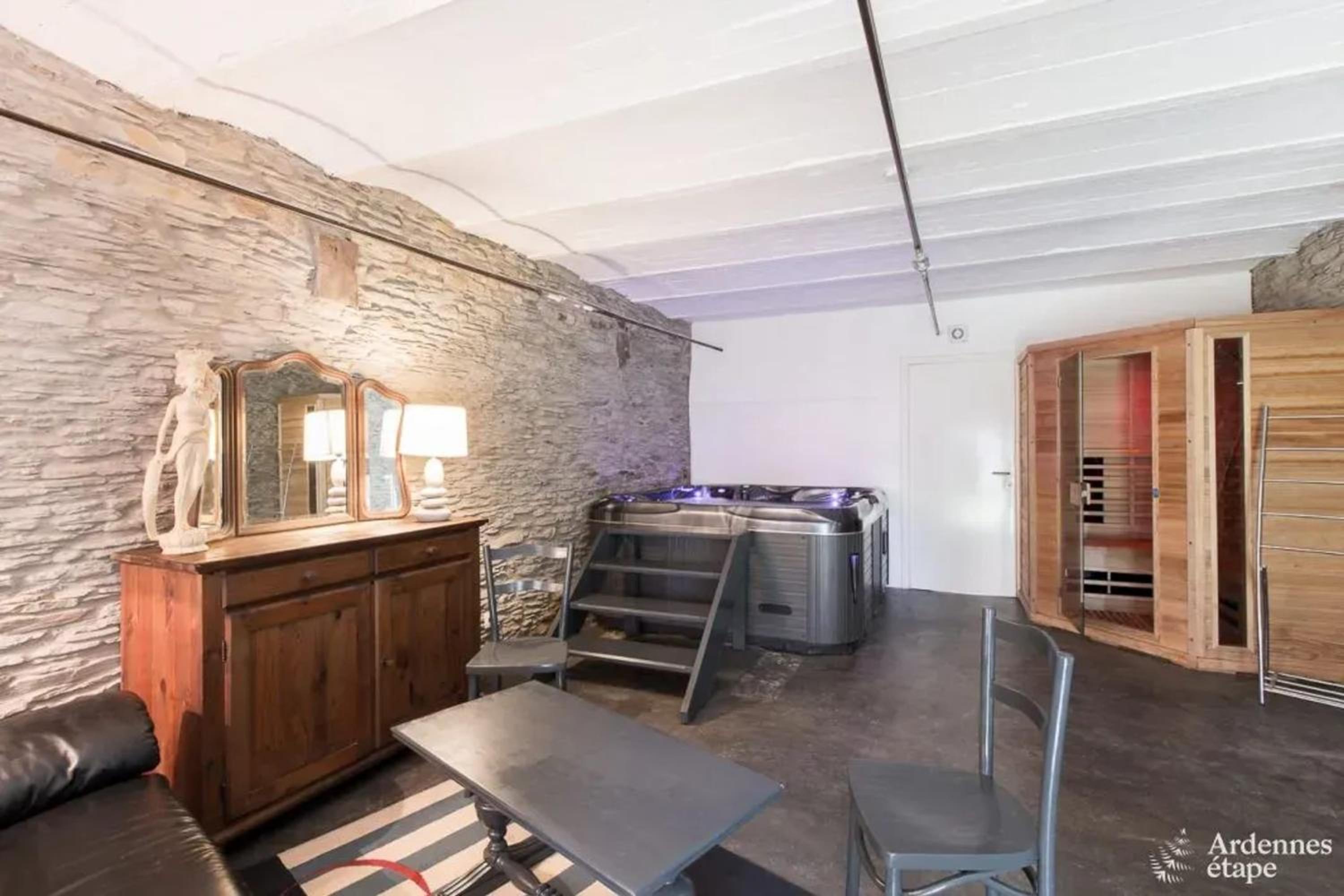 House with jacuzzi in Menufontaine, 180 m² for 8 people.
