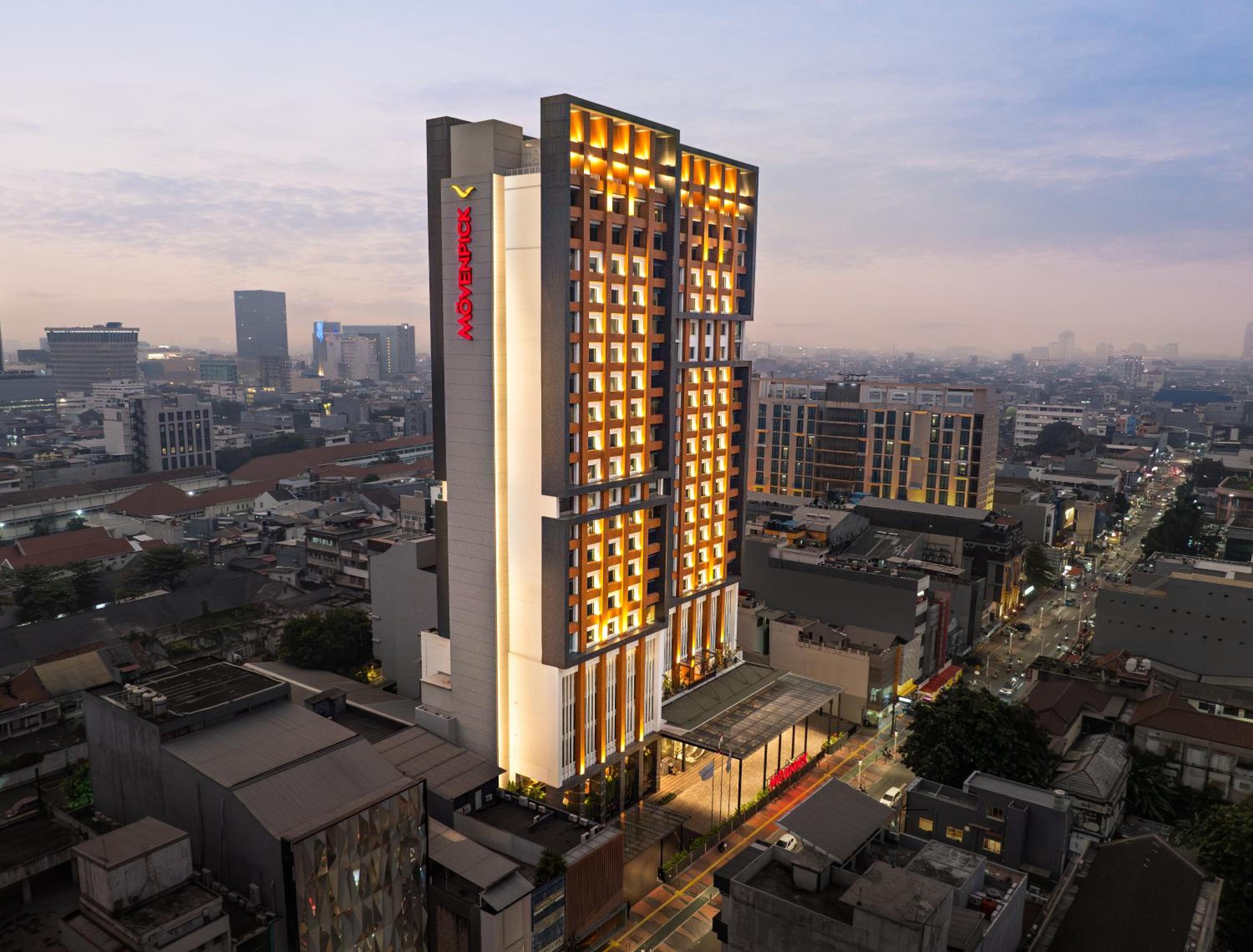 Hotel Mövenpick Hotel Jakarta City Centre - Image 1