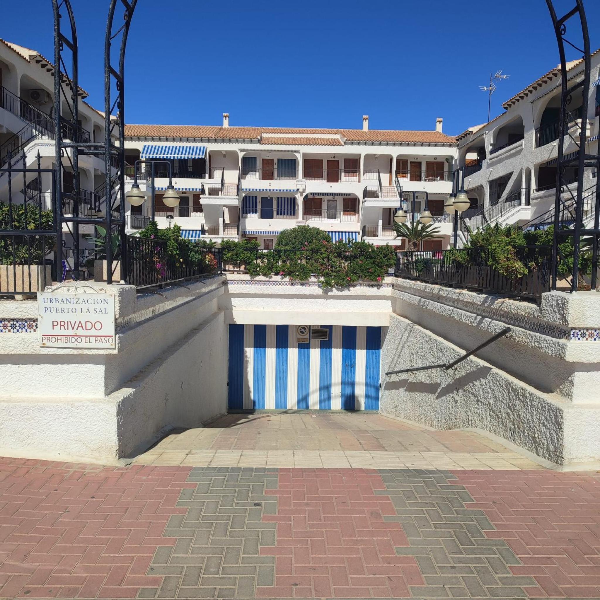 Naufragos Beach Apartment - by Welcomely