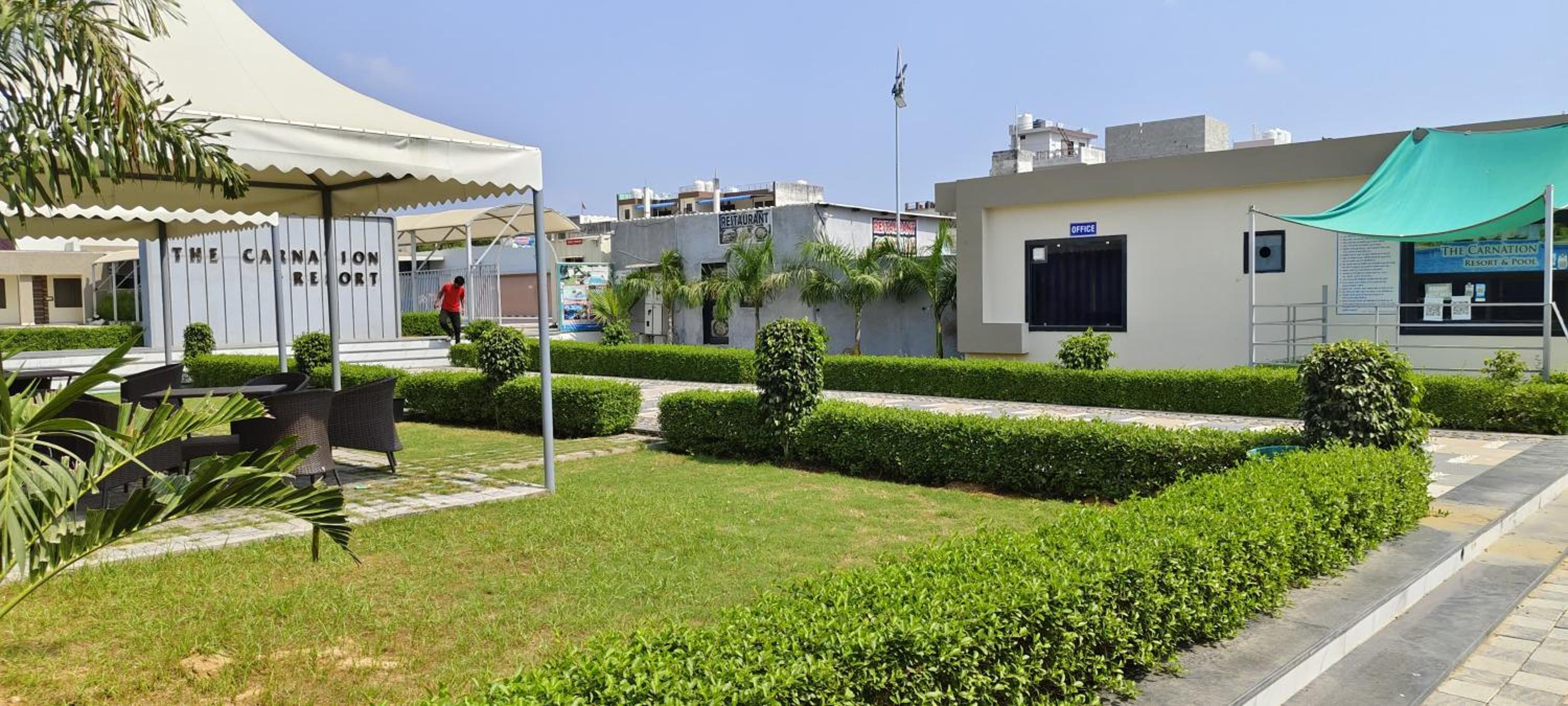 THE CARNATION HOTEL & Resort