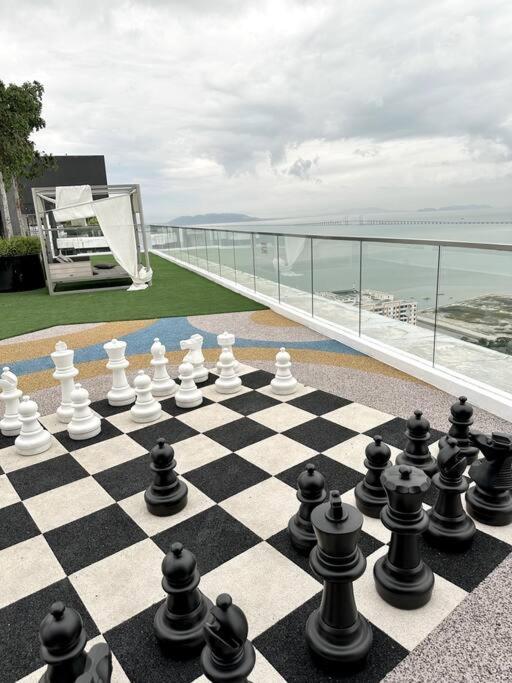Urban Emerald Seaview 6Pax 3Queen 3Room 2Bath 2Carpark with Infinity Pool photo 5