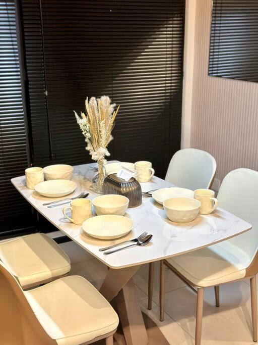 Urban Emerald Seaview 6Pax 3Queen 3Room 2Bath 2Carpark with Infinity Pool view 2