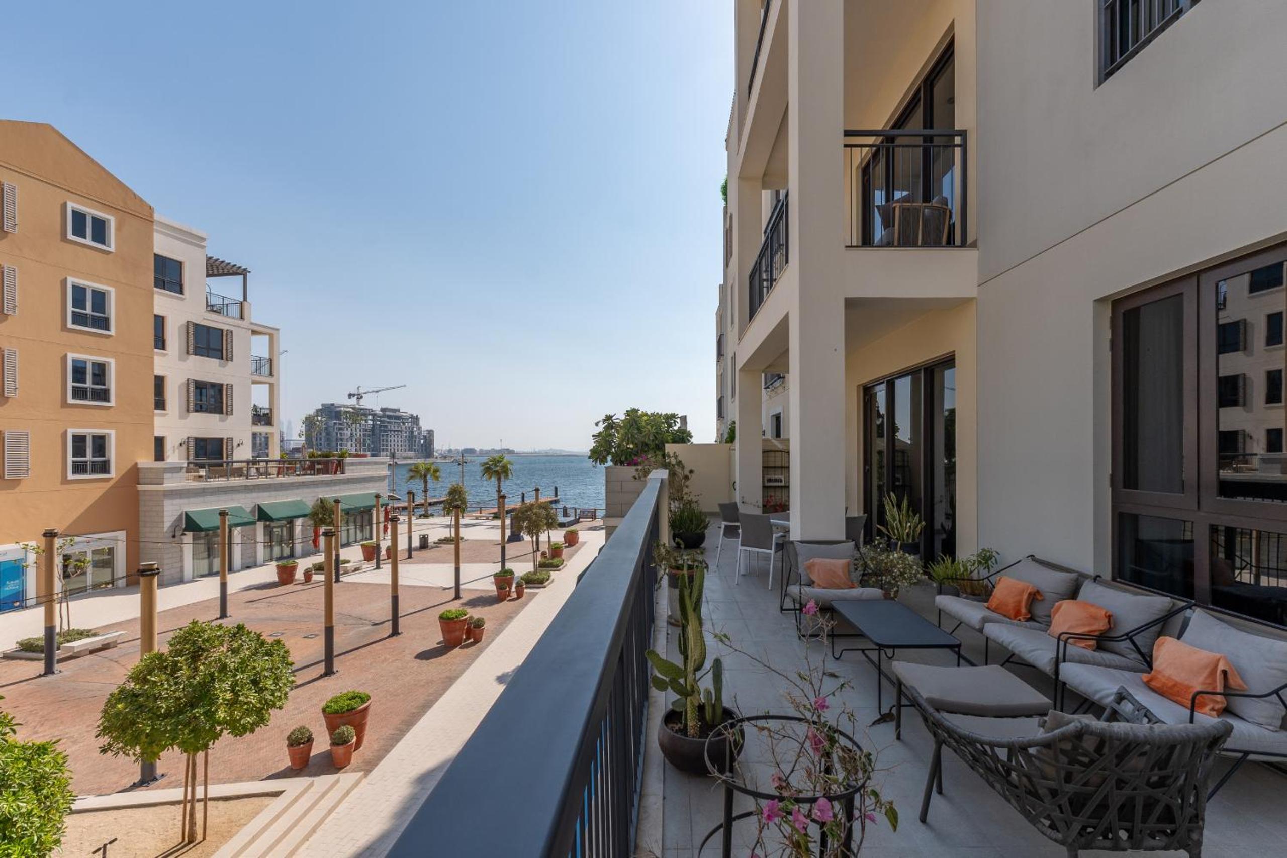 La Cote, Port de La Mer, Jumeirah 1 - Mint Stay