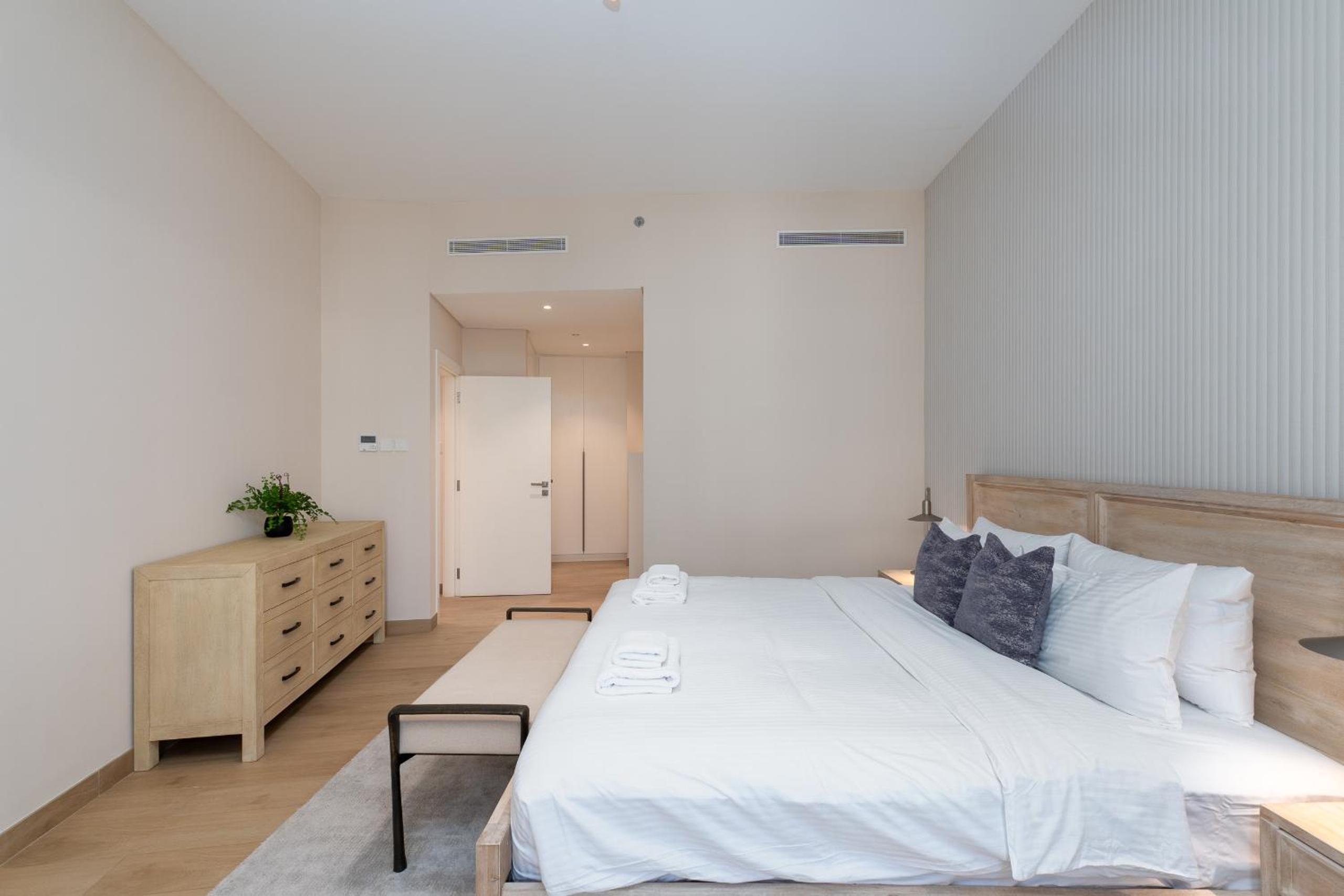 La Cote, Port de La Mer, Jumeirah 1 - Mint Stay