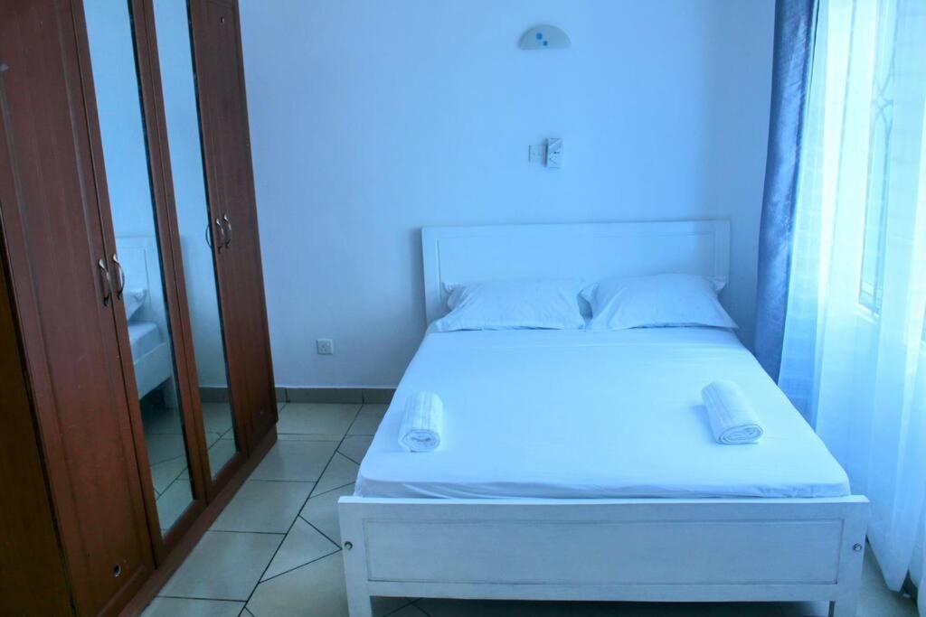 Shikara Bandari Suite