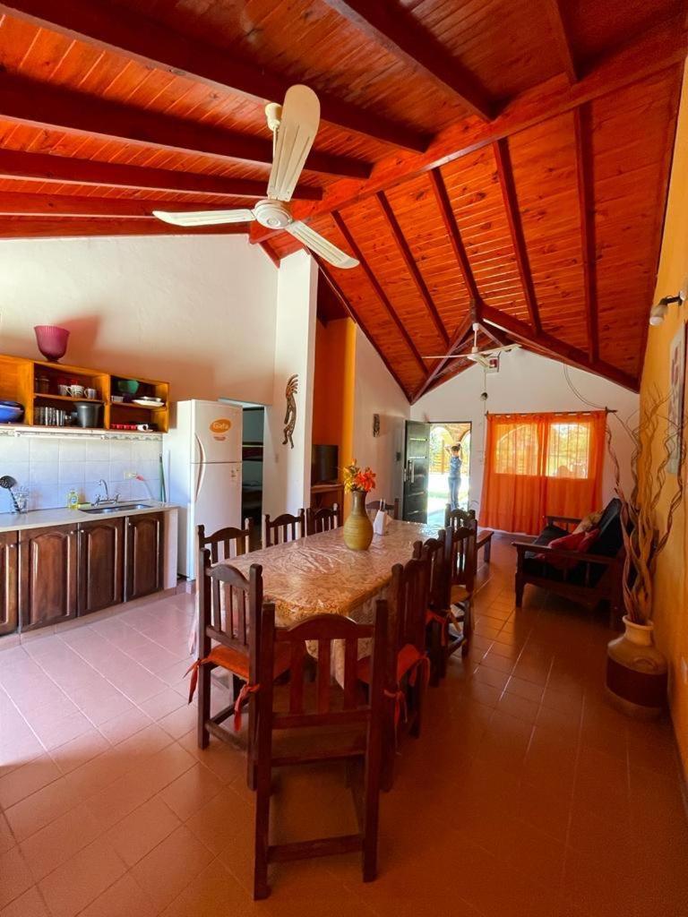 Hermosa Casa con Pileta a 3 cuadras de la Playa