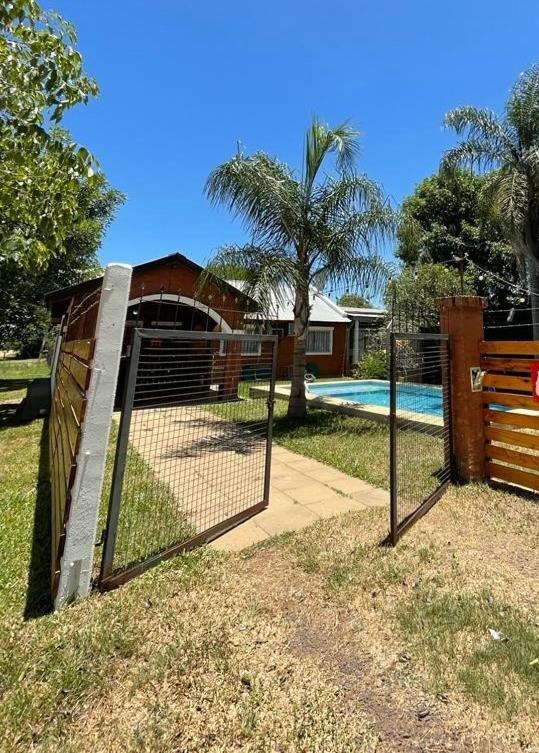 Hermosa Casa con Pileta a 3 cuadras de la Playa