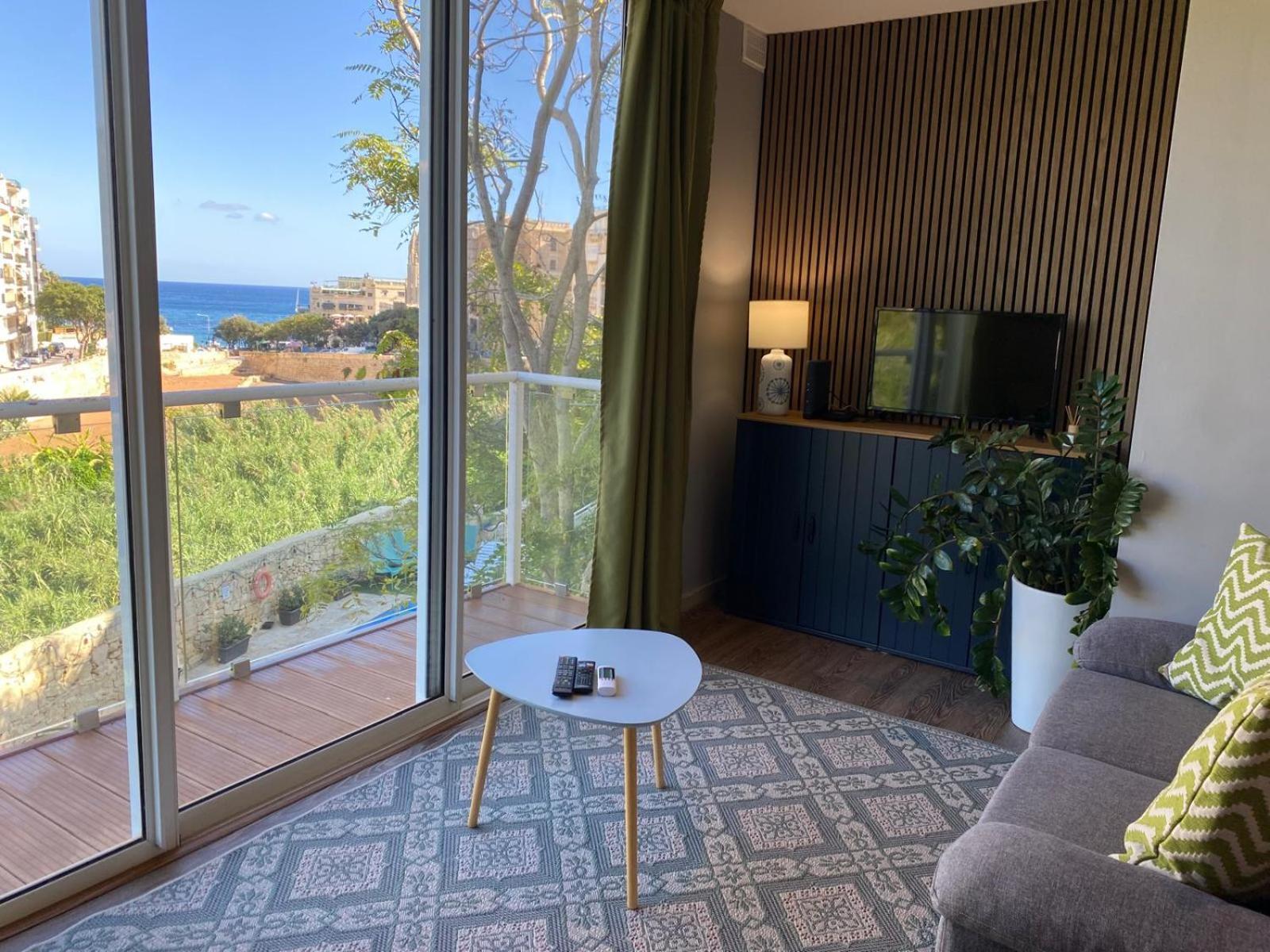 St Julians Seaviews HillTop House photo 3