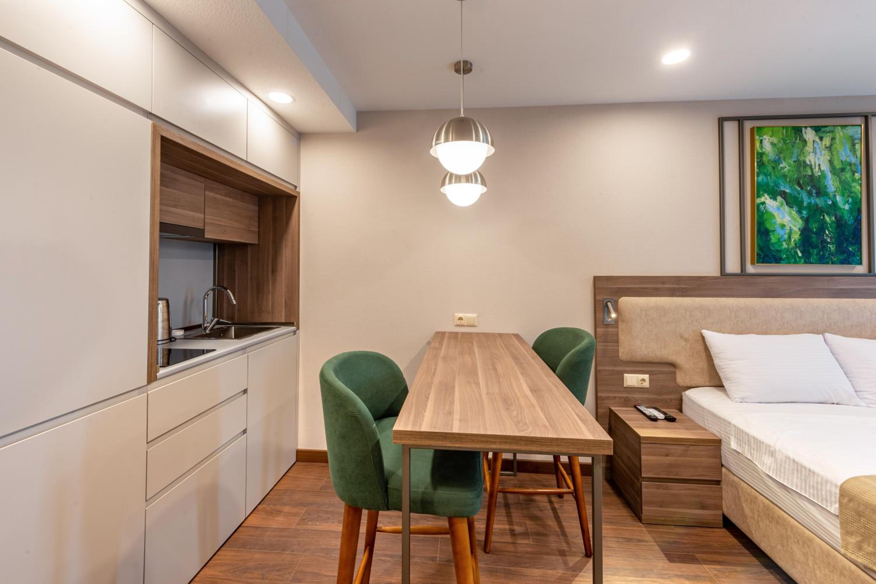 Sunshine Residence & Hotel