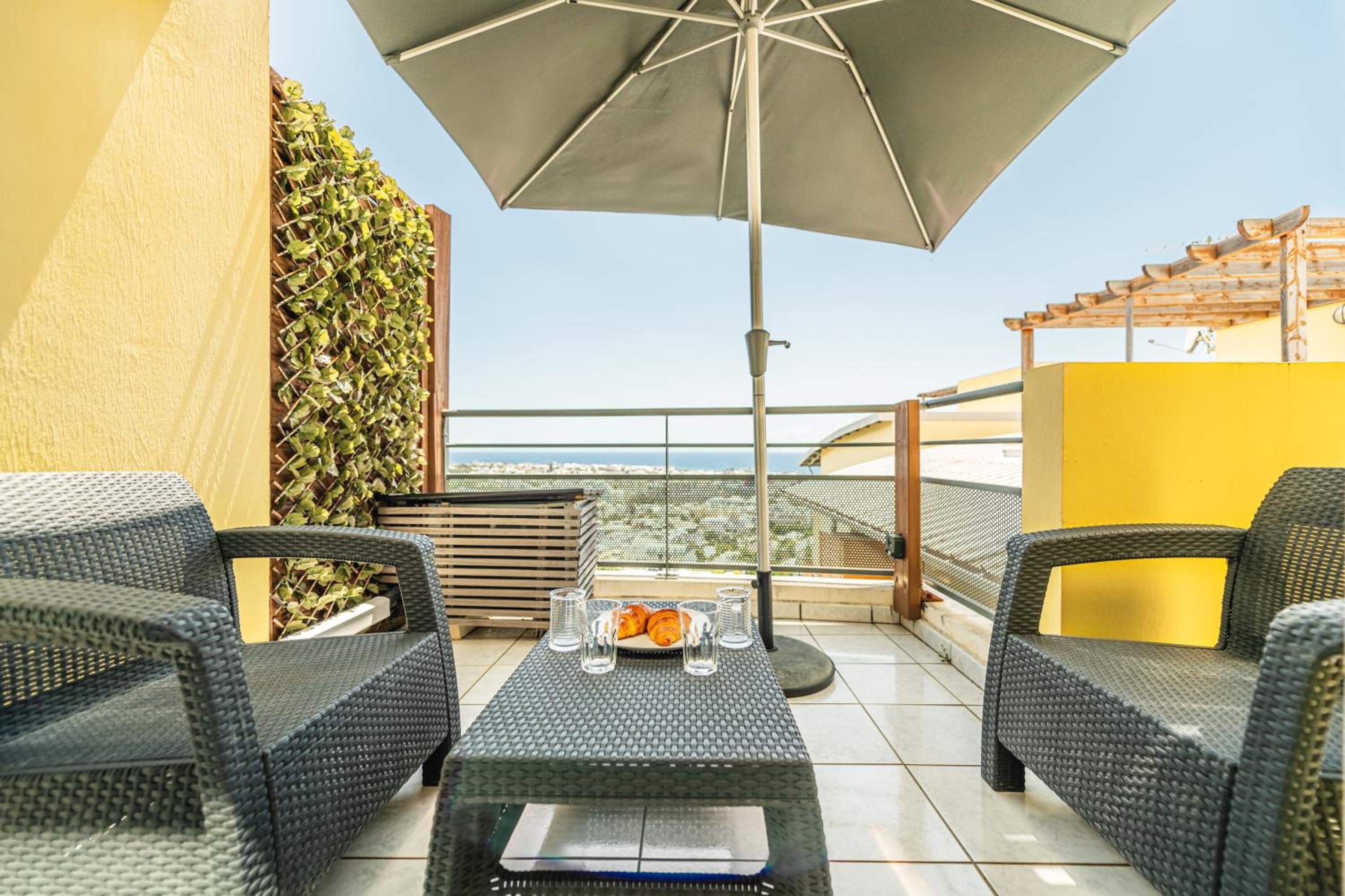 Le Doux Bleu Vue - Vue mer, montagne & terrasse view 4