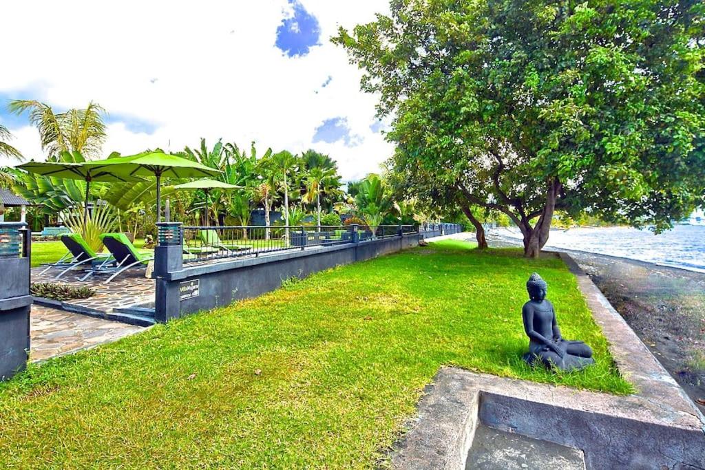 Beautiful Beach Villa Nujum with staff.