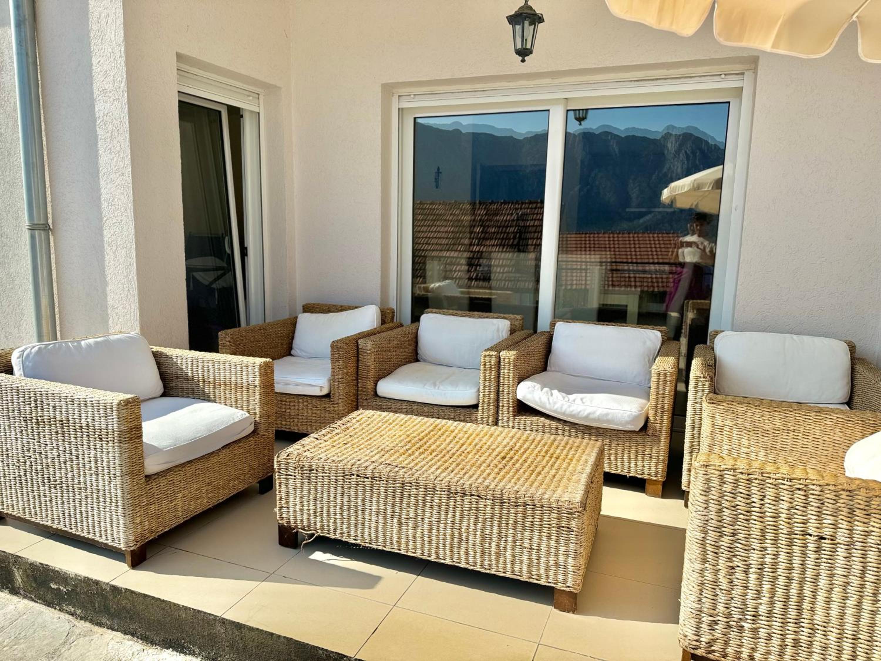 Prcanj sunny port apartments with shared pool view 3