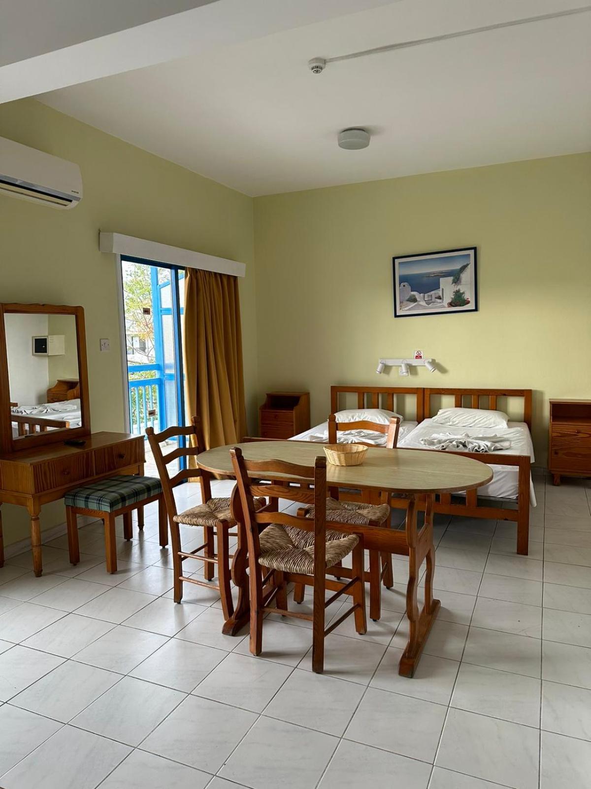 Island Budget Apartments