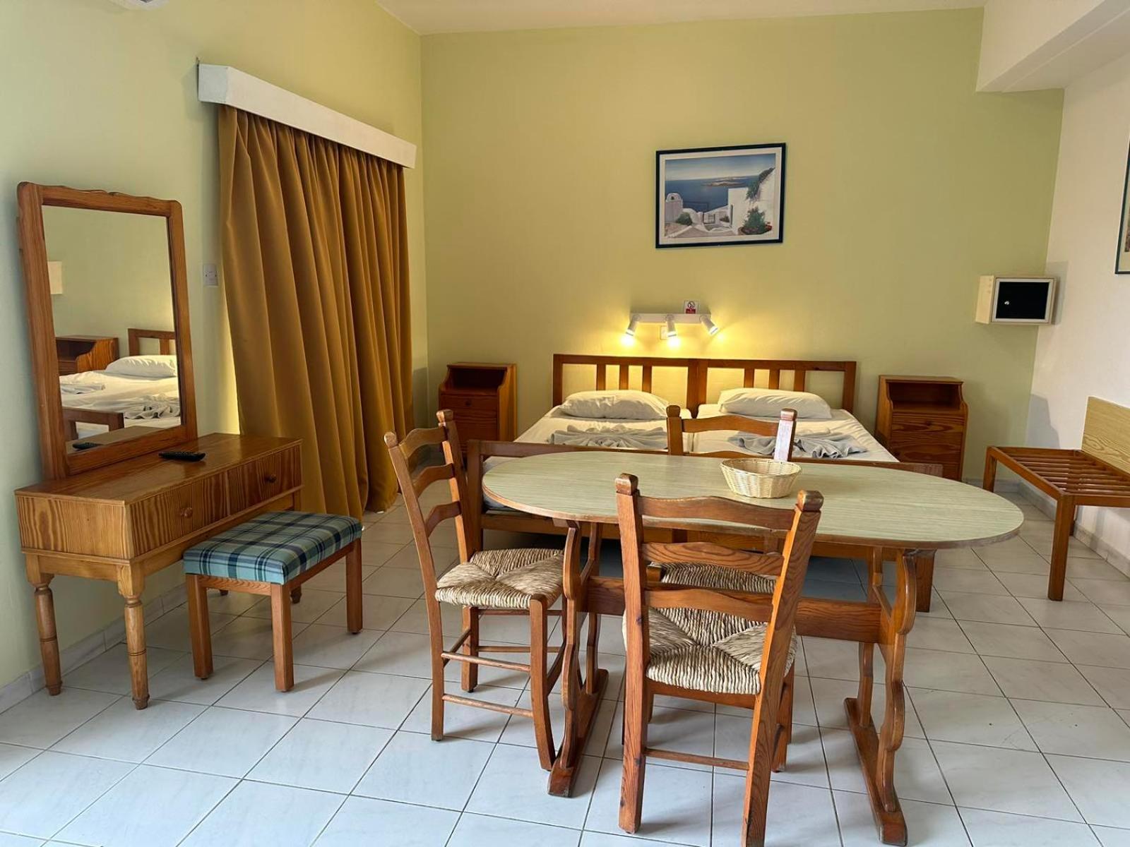 Island Budget Apartments