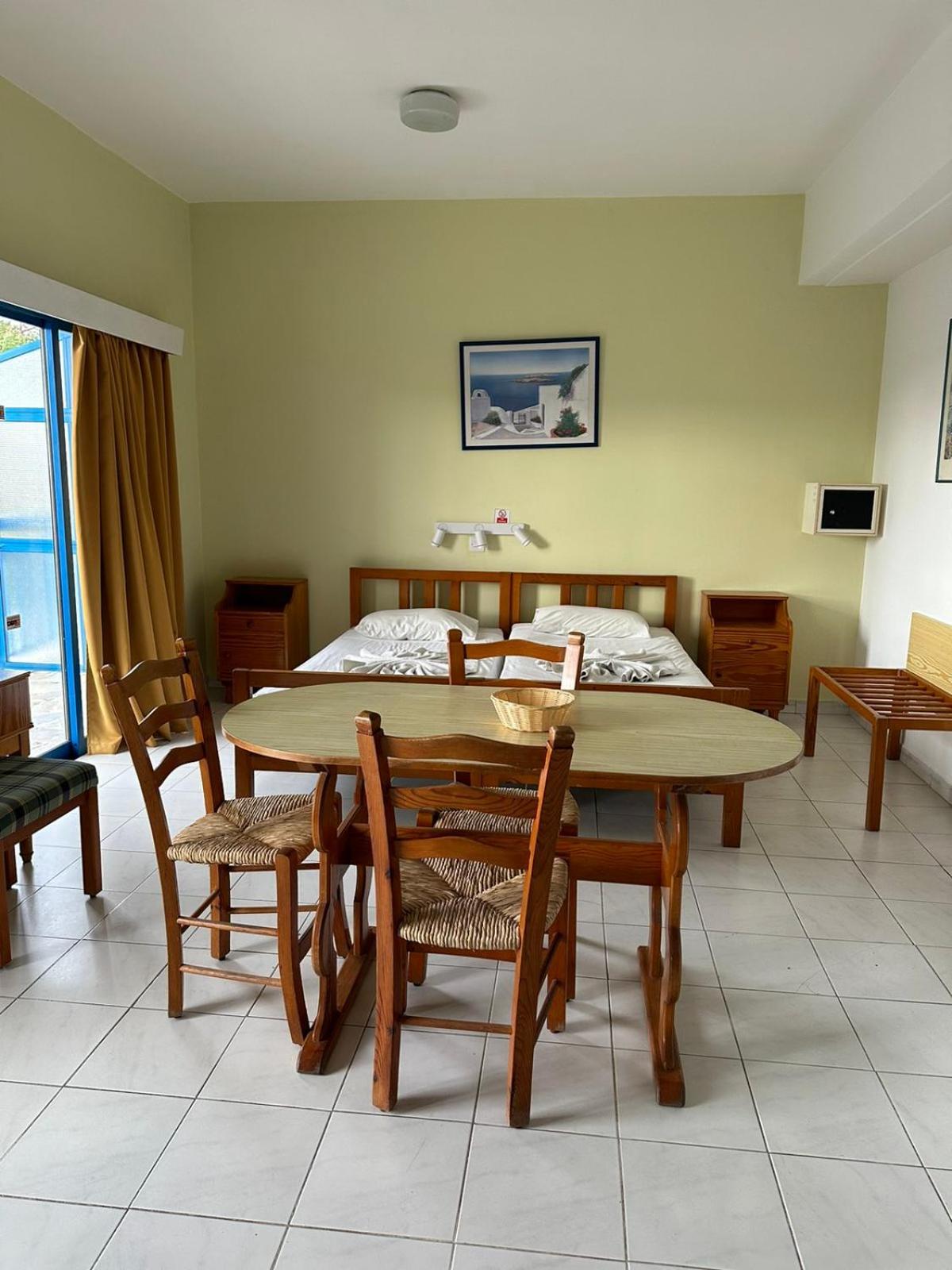 Island Budget Apartments