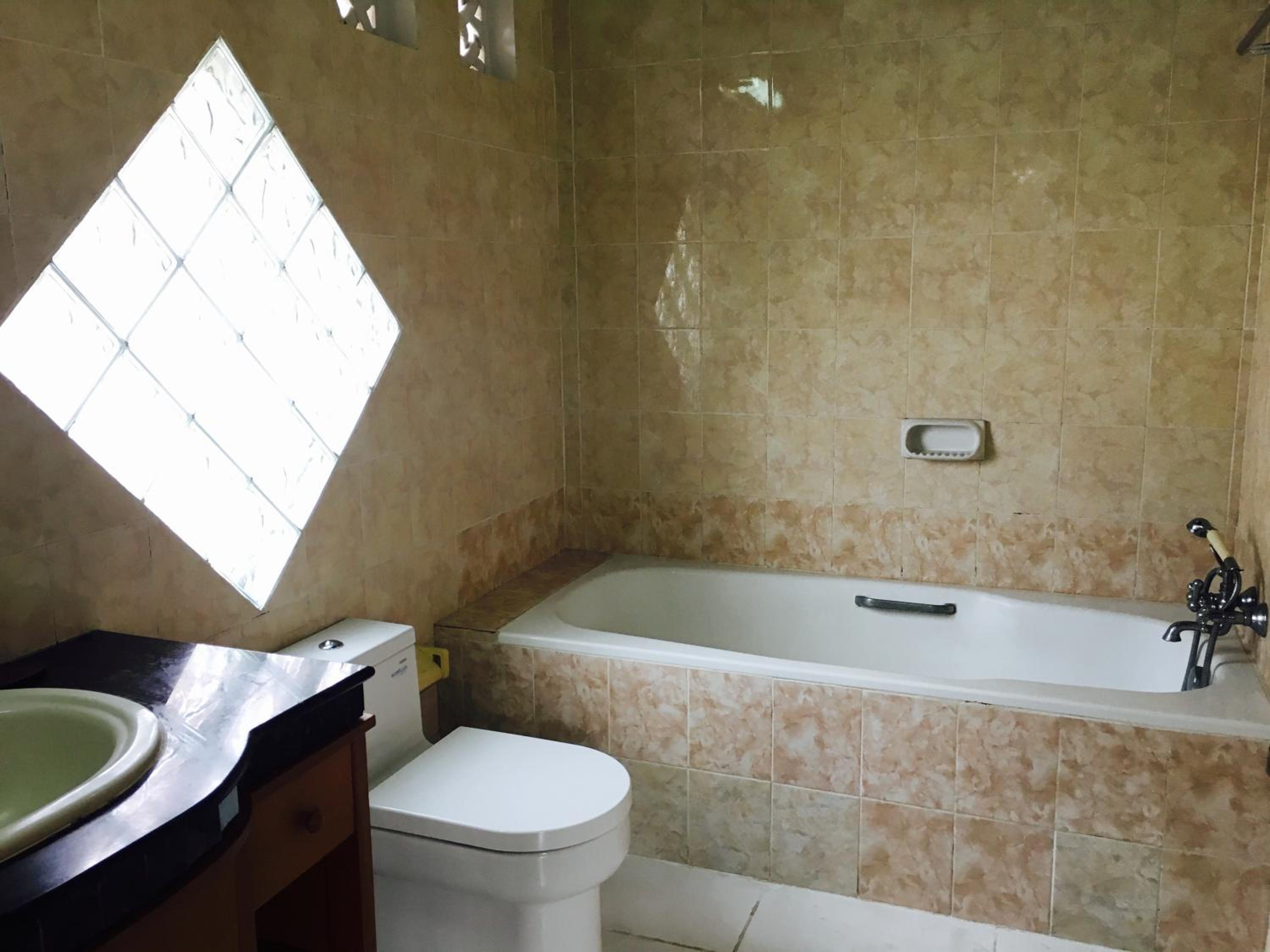 Eco-Lodge - Spacious, homey, pool view view 4