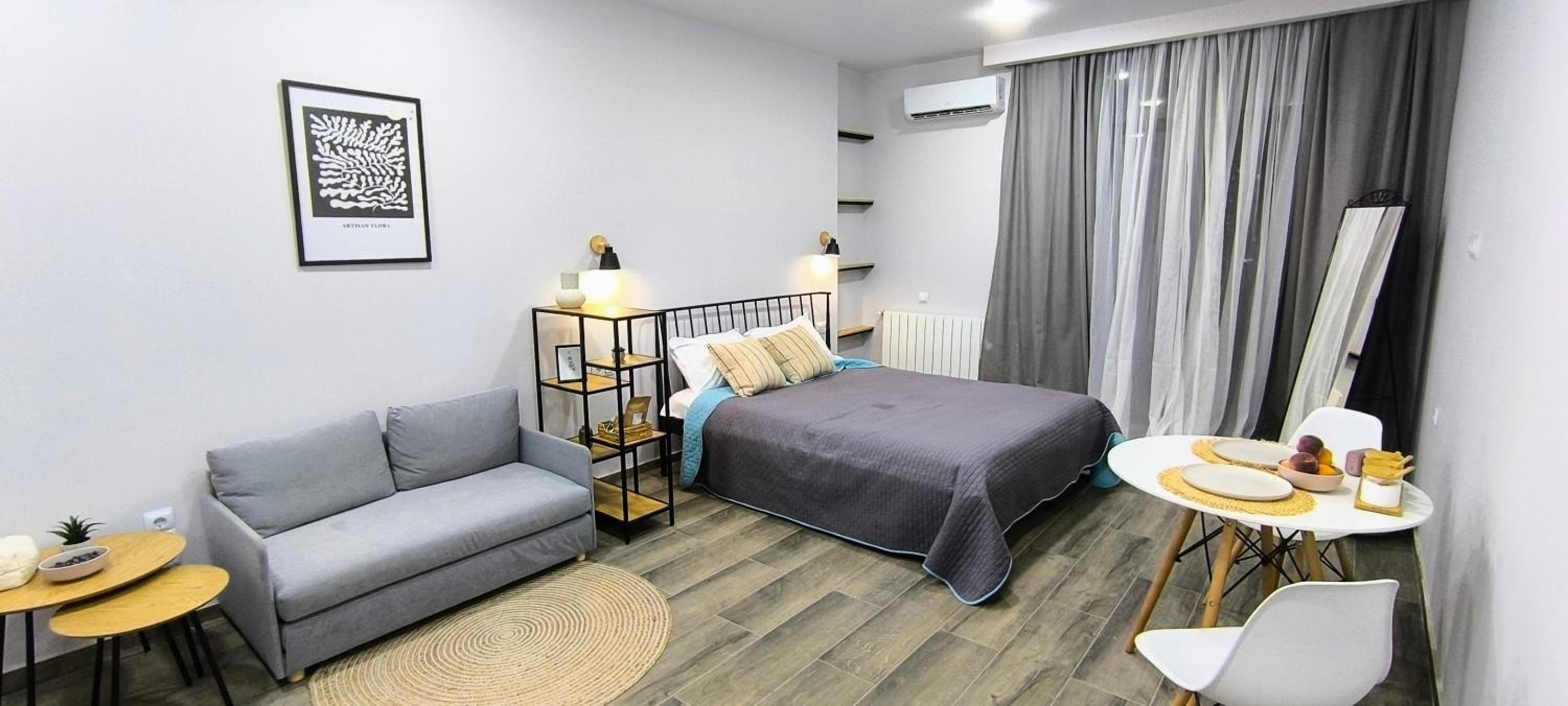 Cozy Apartment with Sea View Near City Center
