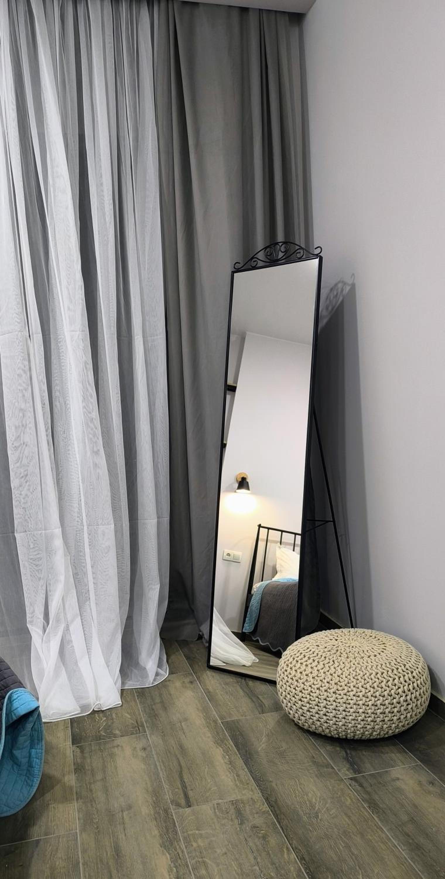 Cozy Apartment with Sea View Near City Center