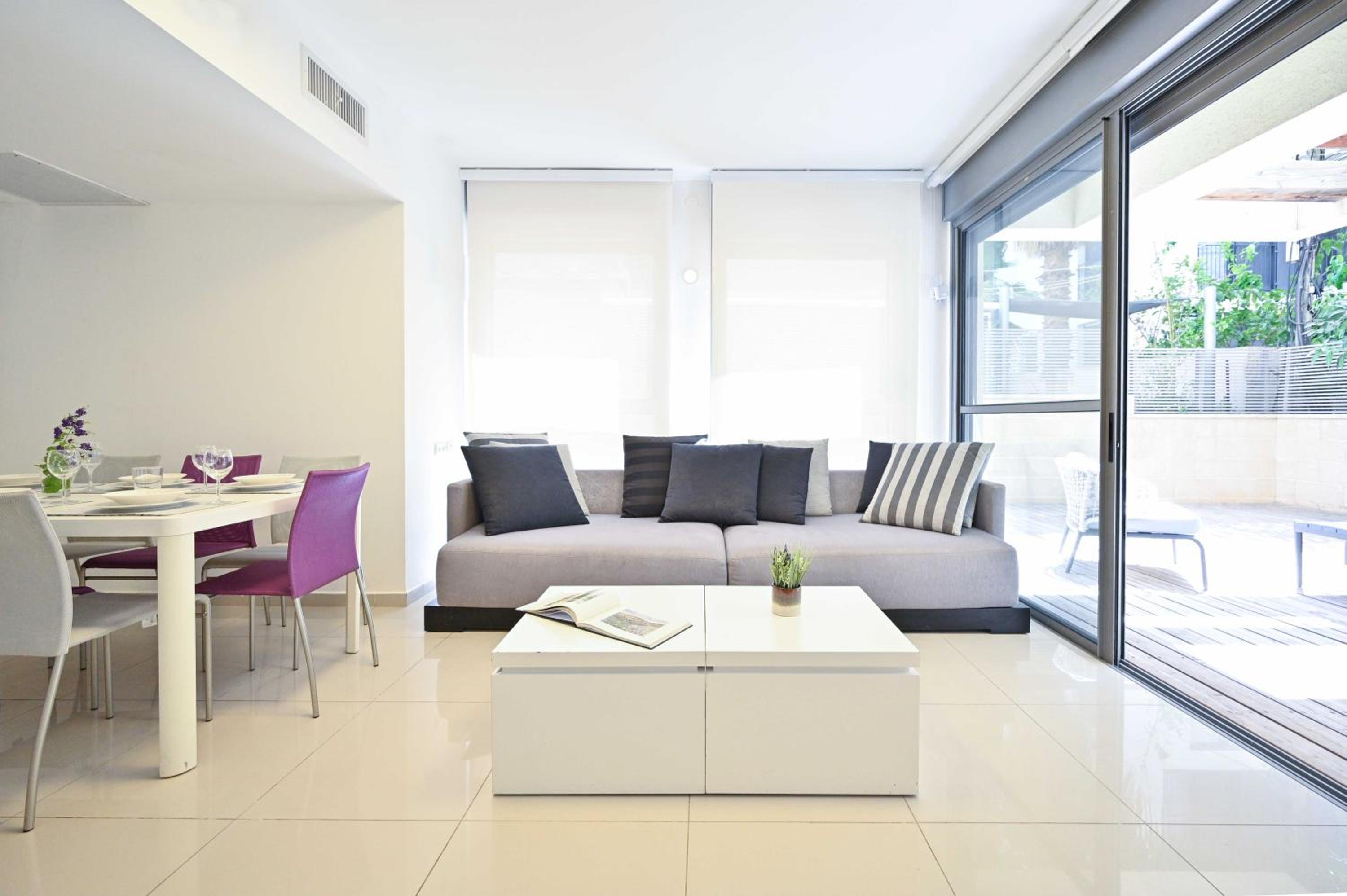Garden Kalisher 3BR near the Beach by HolyGuest view 5