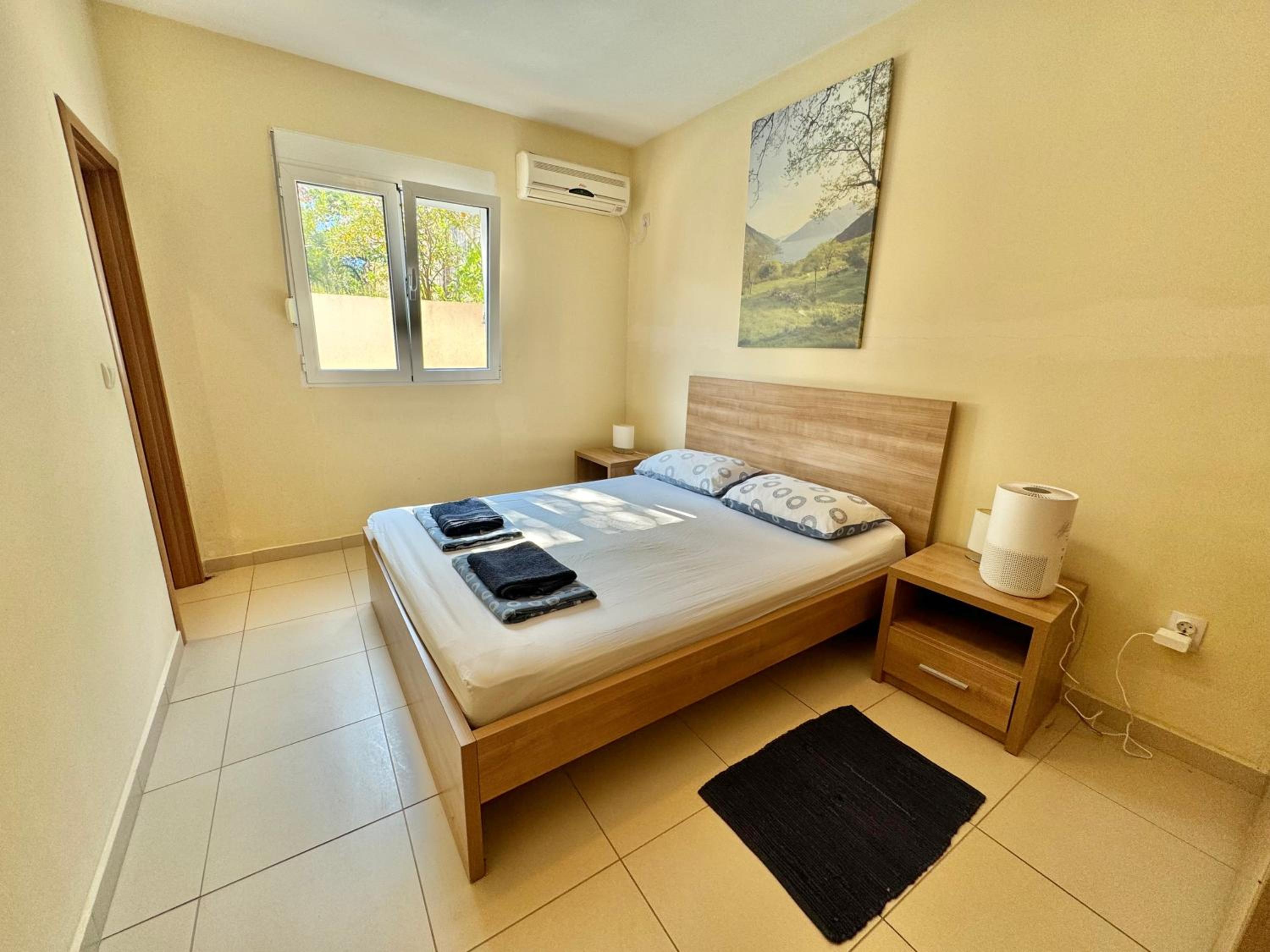 Prcanj sunny port apartments with shared pool view 5