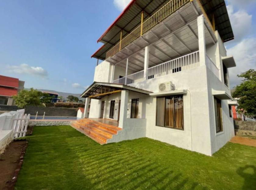 Villa Montagna By Nutan Holidays view 3