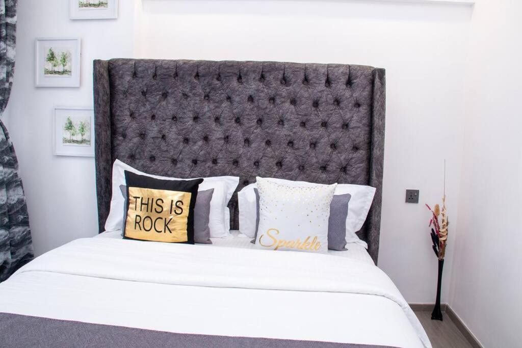 Modern 1 Bedroom Apartment