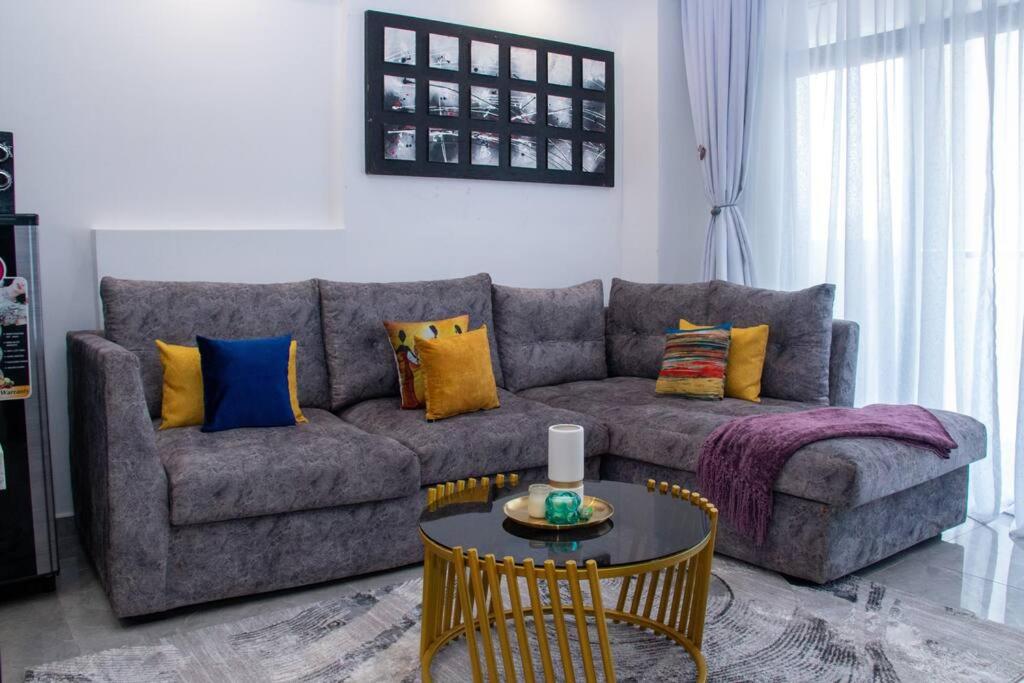 Modern 1 Bedroom Apartment