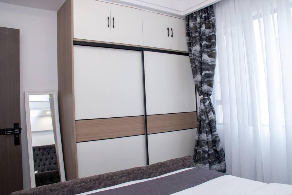 Modern 1 Bedroom Apartment