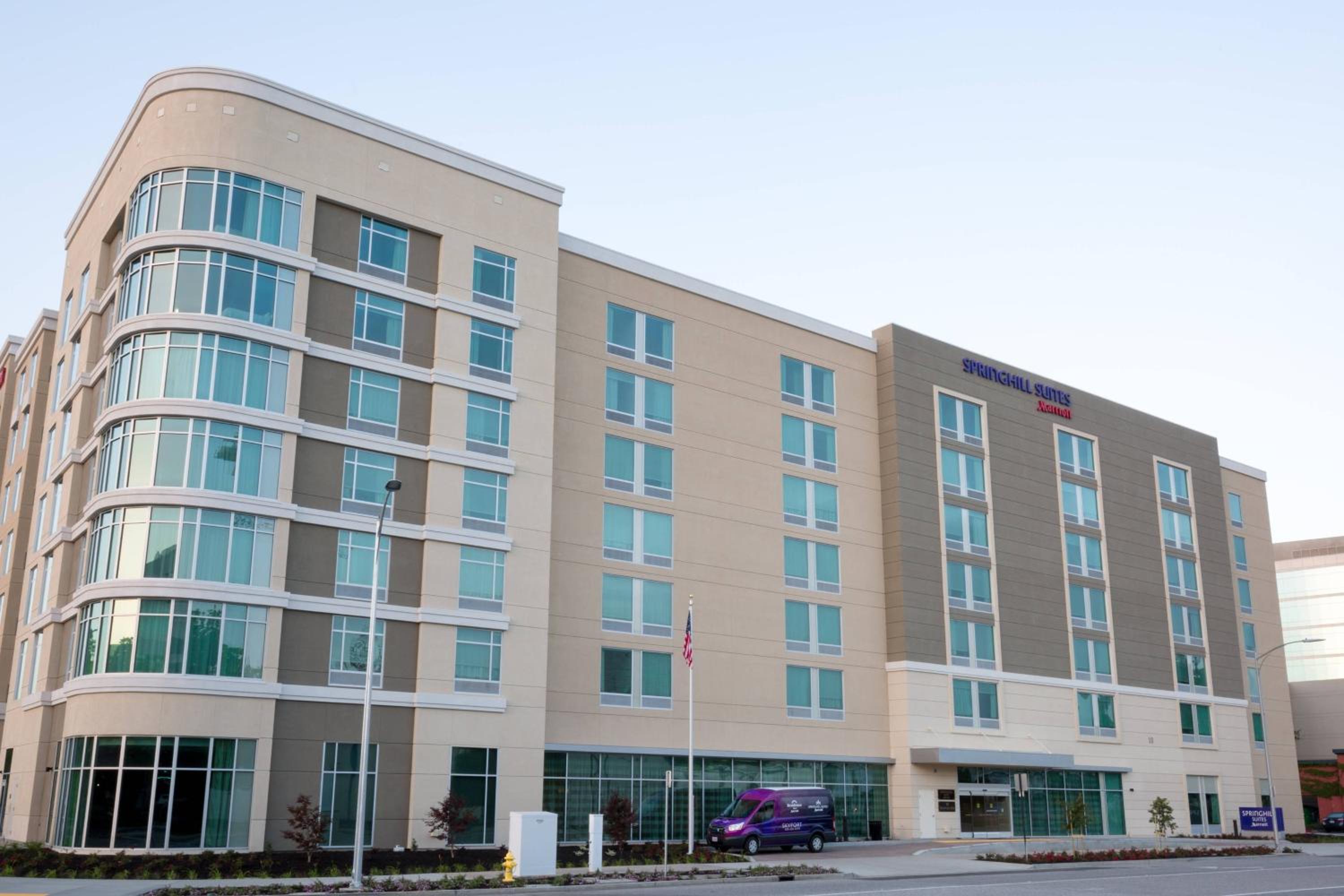 Hotel SpringHill Suites by Marriott San Jose Airport - Image 1