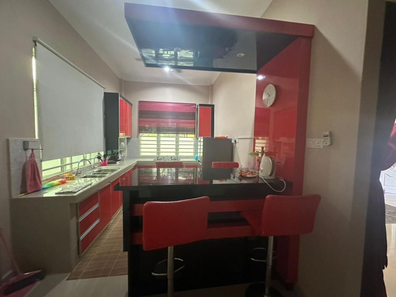 Qairina Homestay