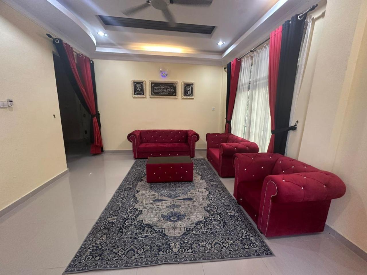 Qairina Homestay
