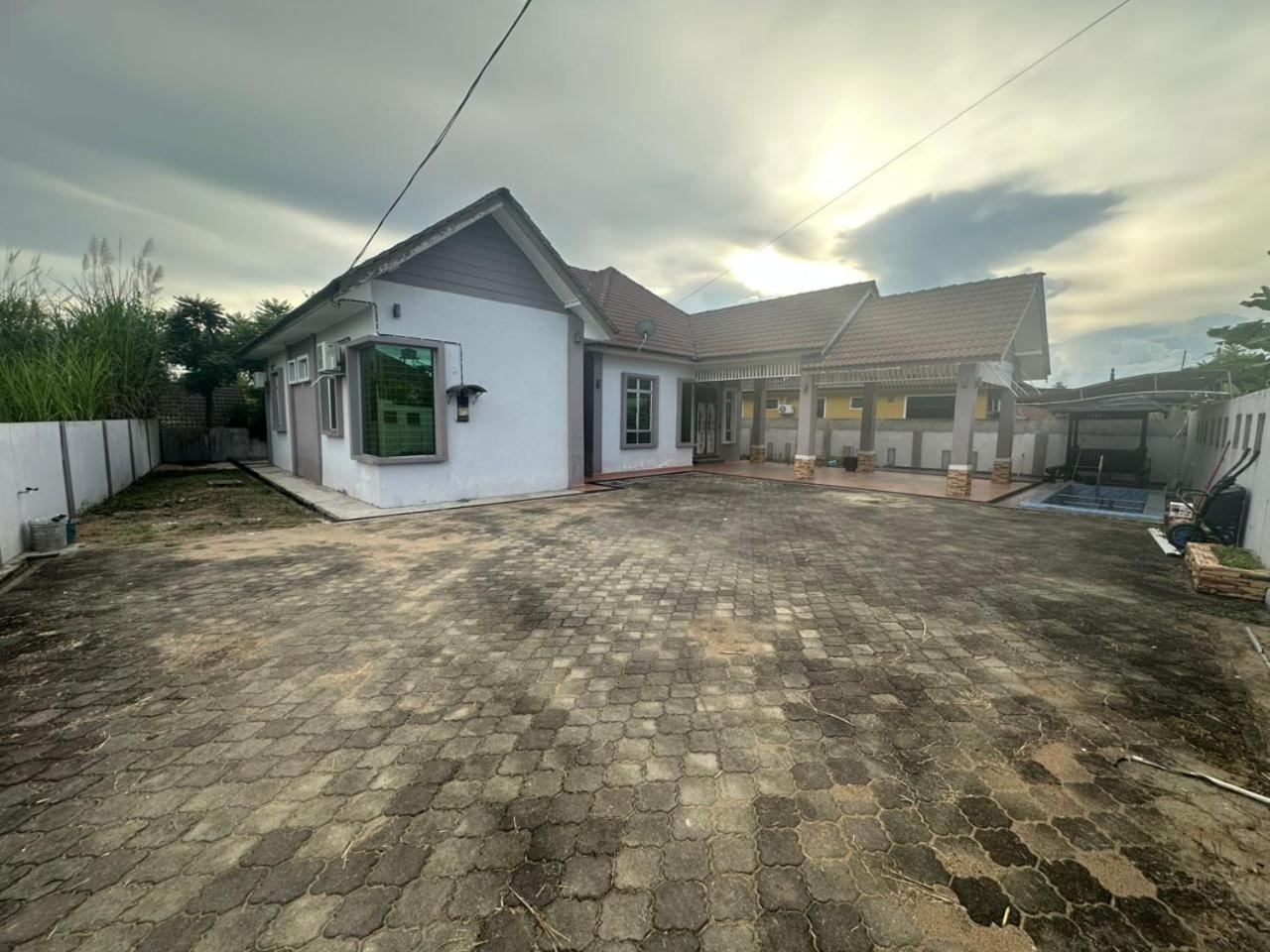 Qairina Homestay