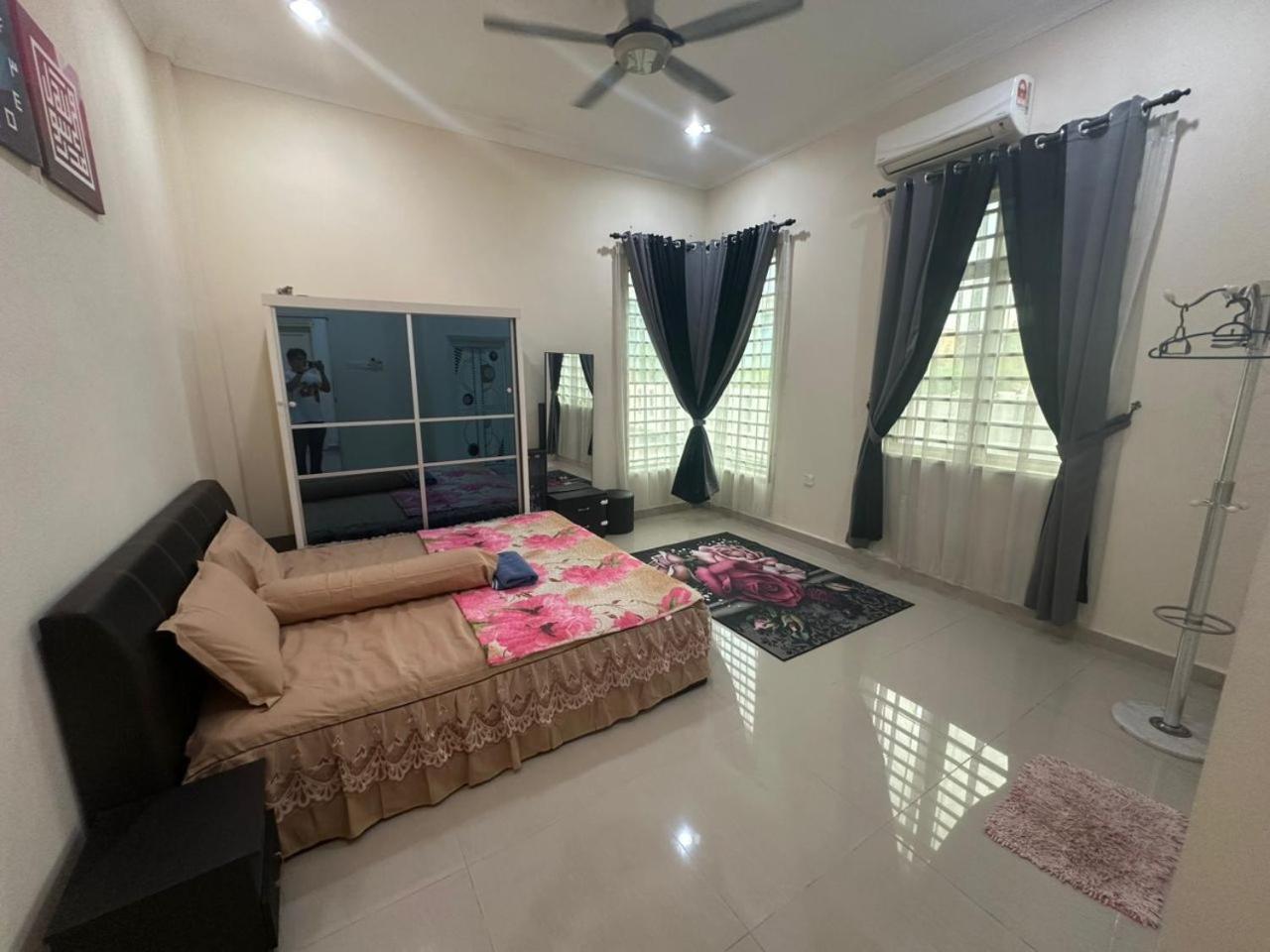 Qairina Homestay