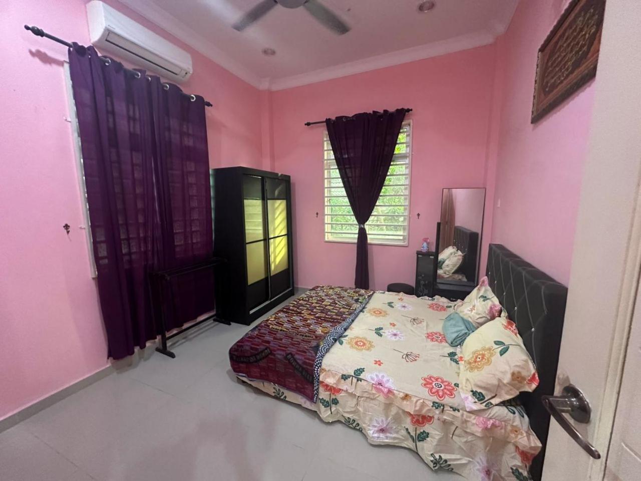 Qairina Homestay
