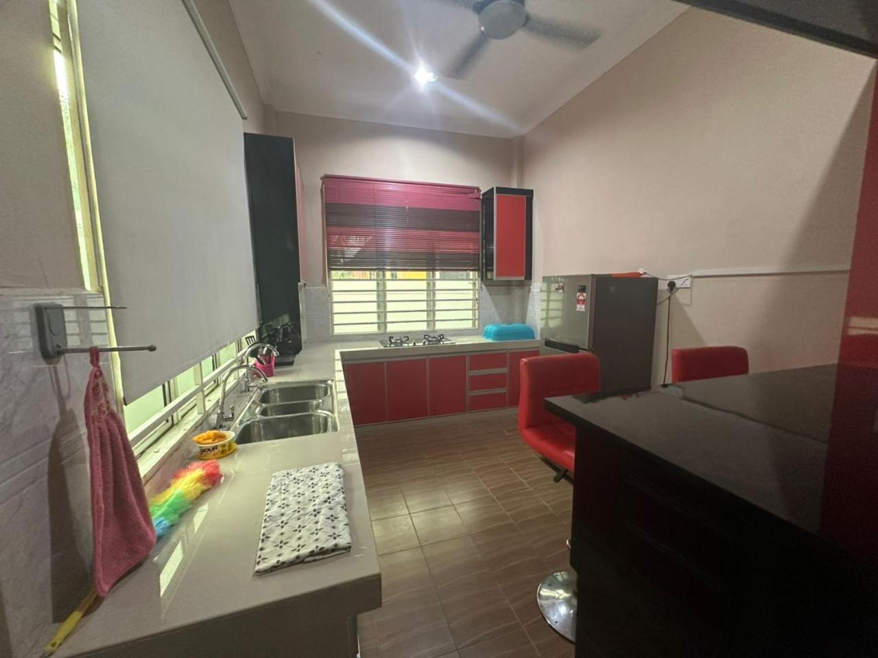 Qairina Homestay
