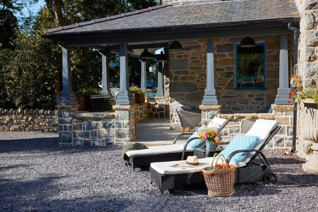 Ty Pandy Eclectic Luxury Family cottage Sleeps 8 adults and 2 children view 4