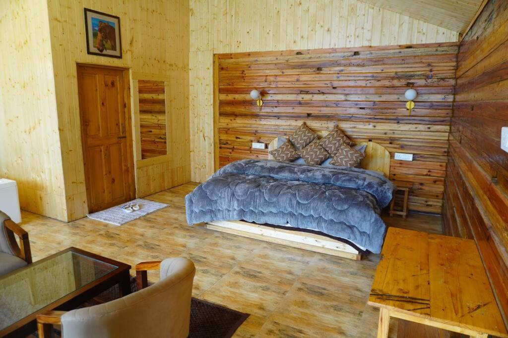 Winterfell Log House Jibhi - With Jacuzzi view 4