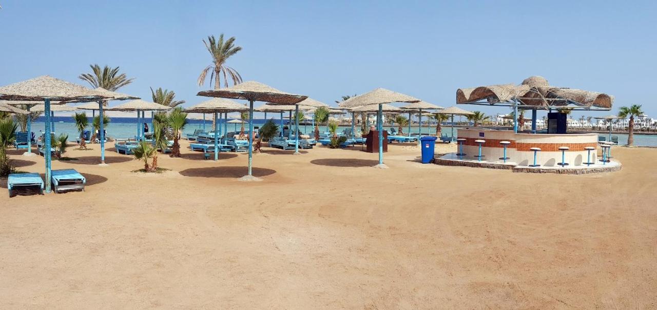 Tiba Golden Resort with private Beach