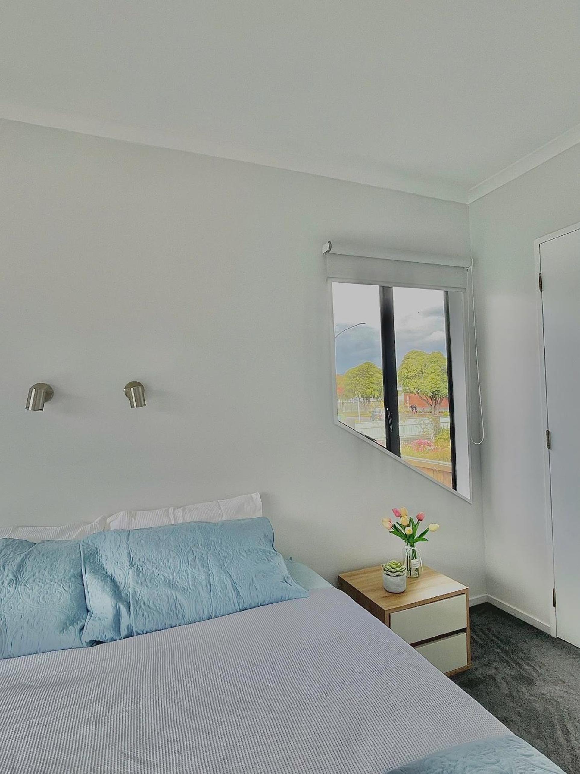 Cozy Victoria Ensuite
