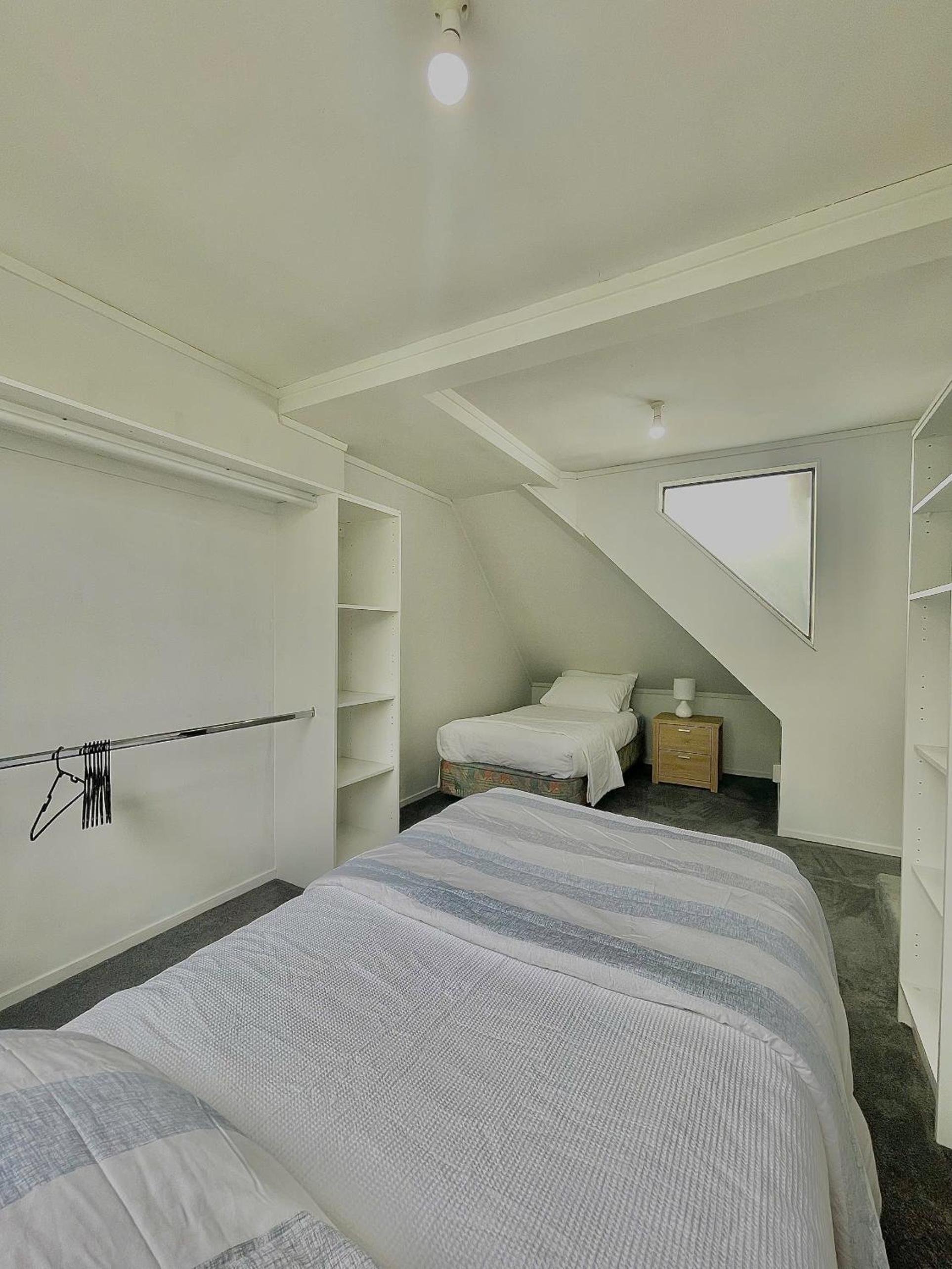 Cozy Victoria Ensuite