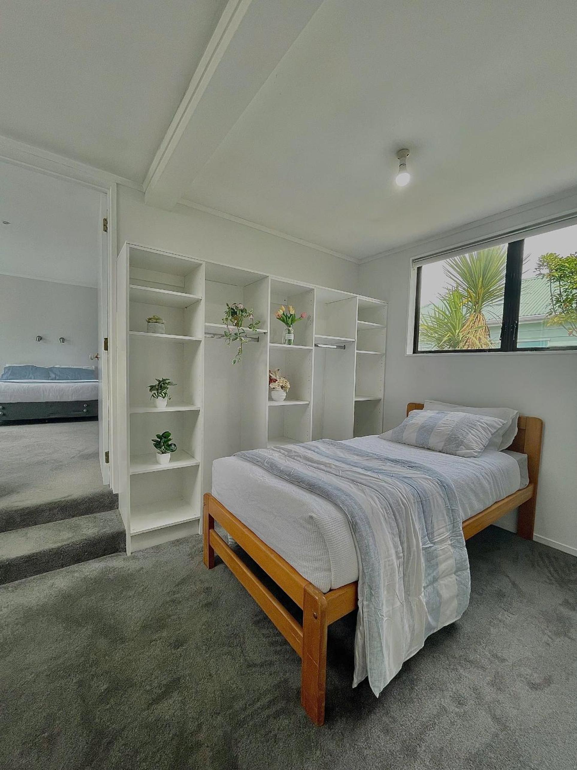 Cozy Victoria Ensuite