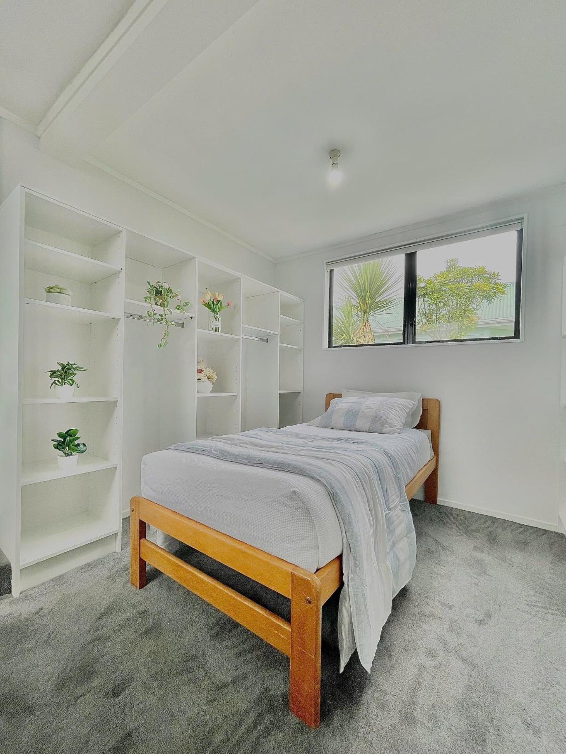 Cozy Victoria Ensuite