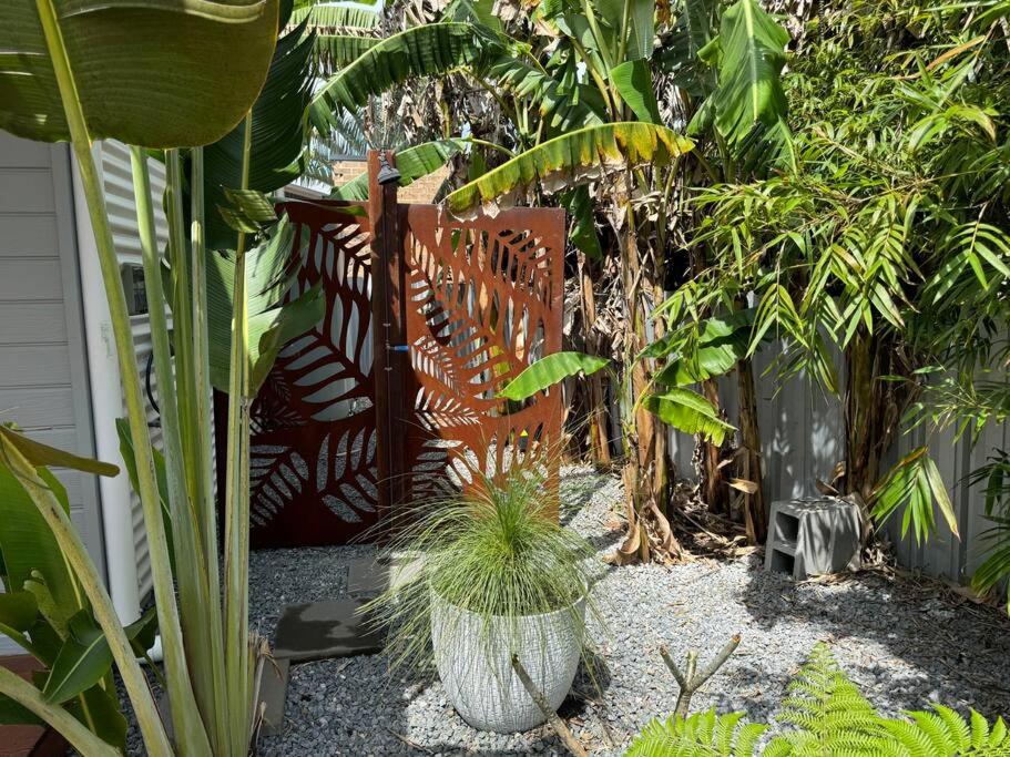 Shoaly House Cottage - A charming coastal escape