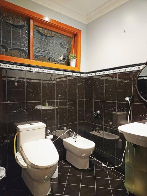 Entire guesthouse pool, cinema, tennis, karoake