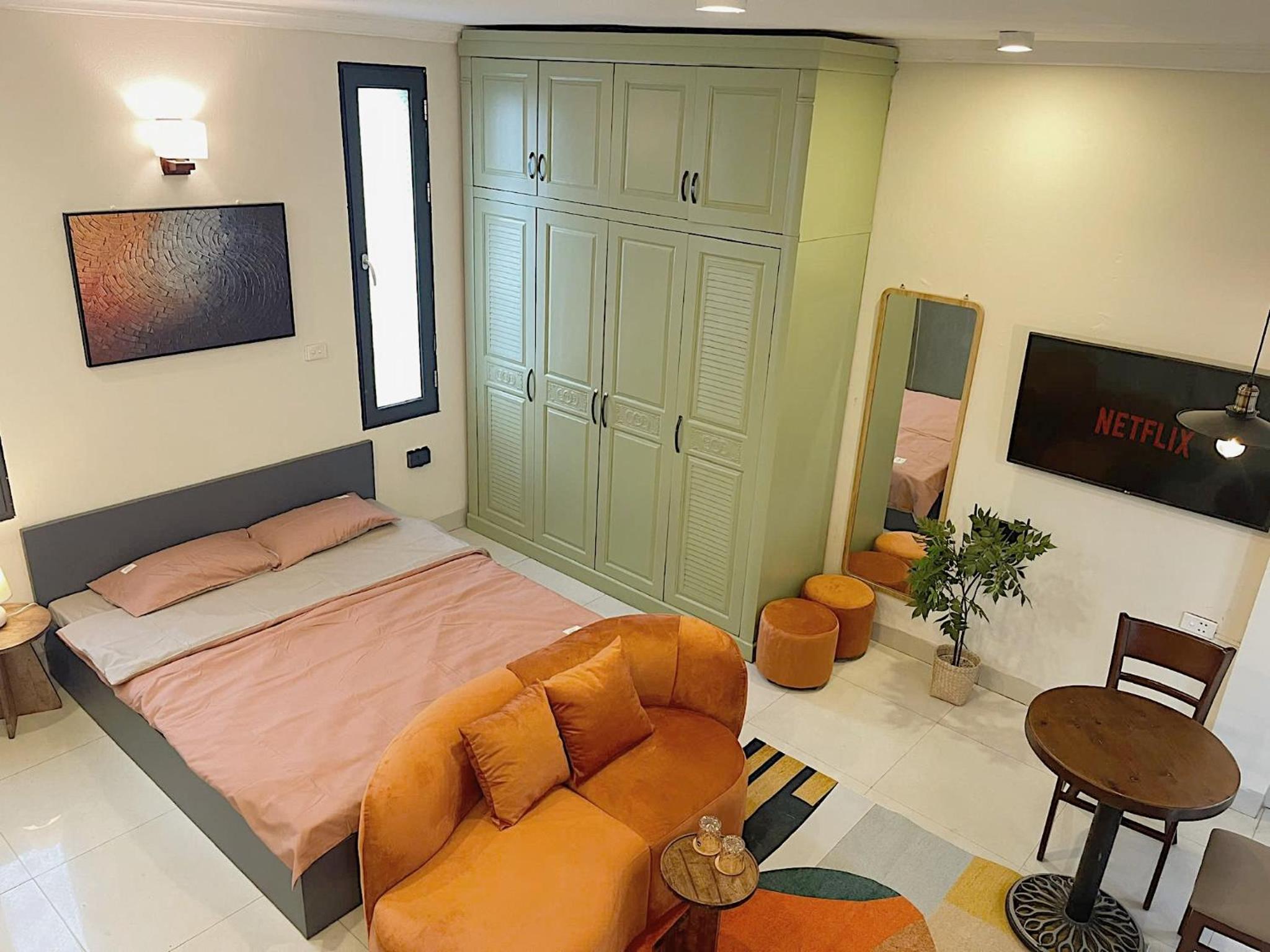 Migo Housing - Lift Access - Hanoi Beer Street - Central and Spacious - Ensuite Kitchen - Ensuite Bathroom